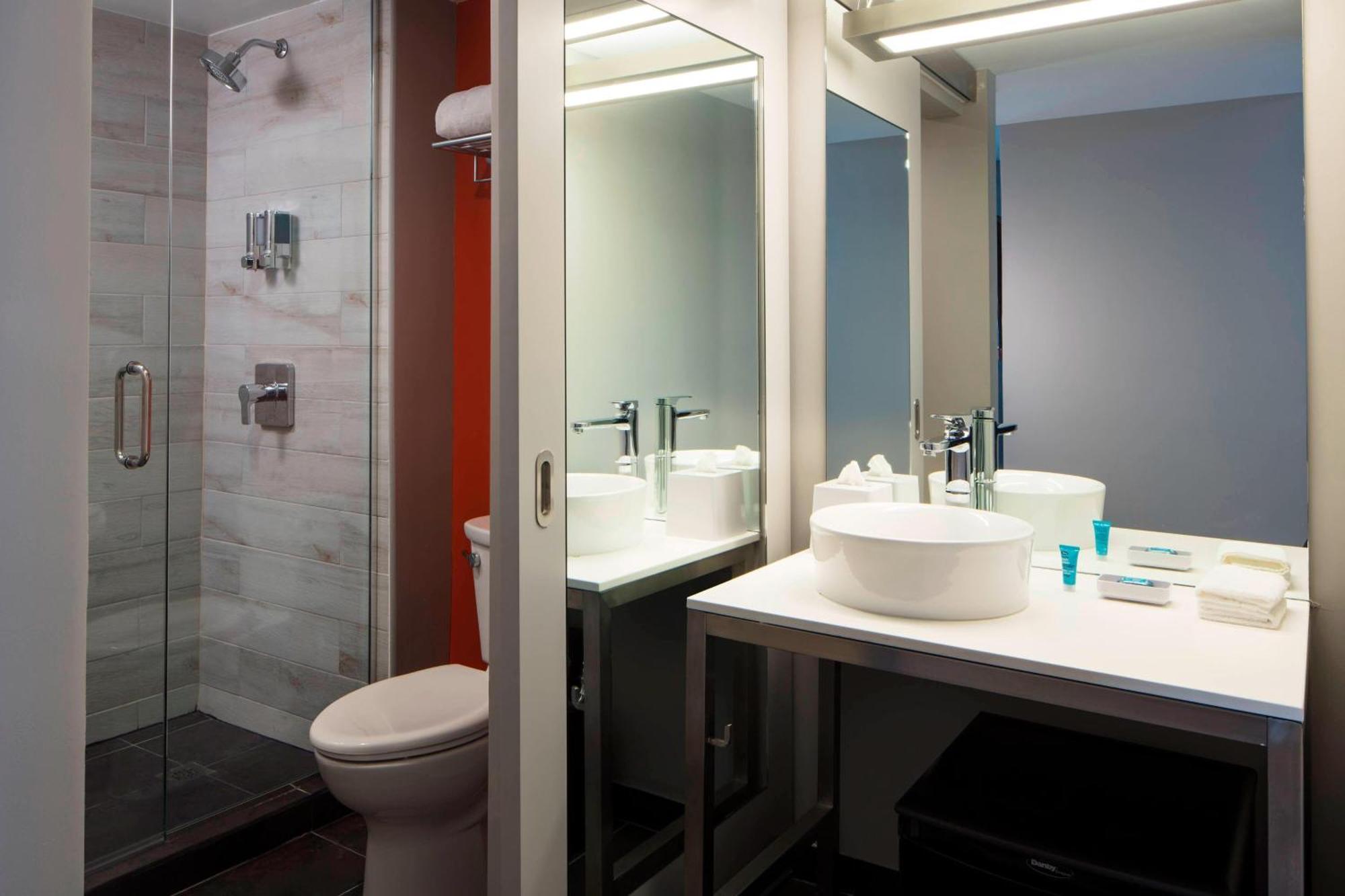 Aloft Guest Room, Guest room, 1 King
