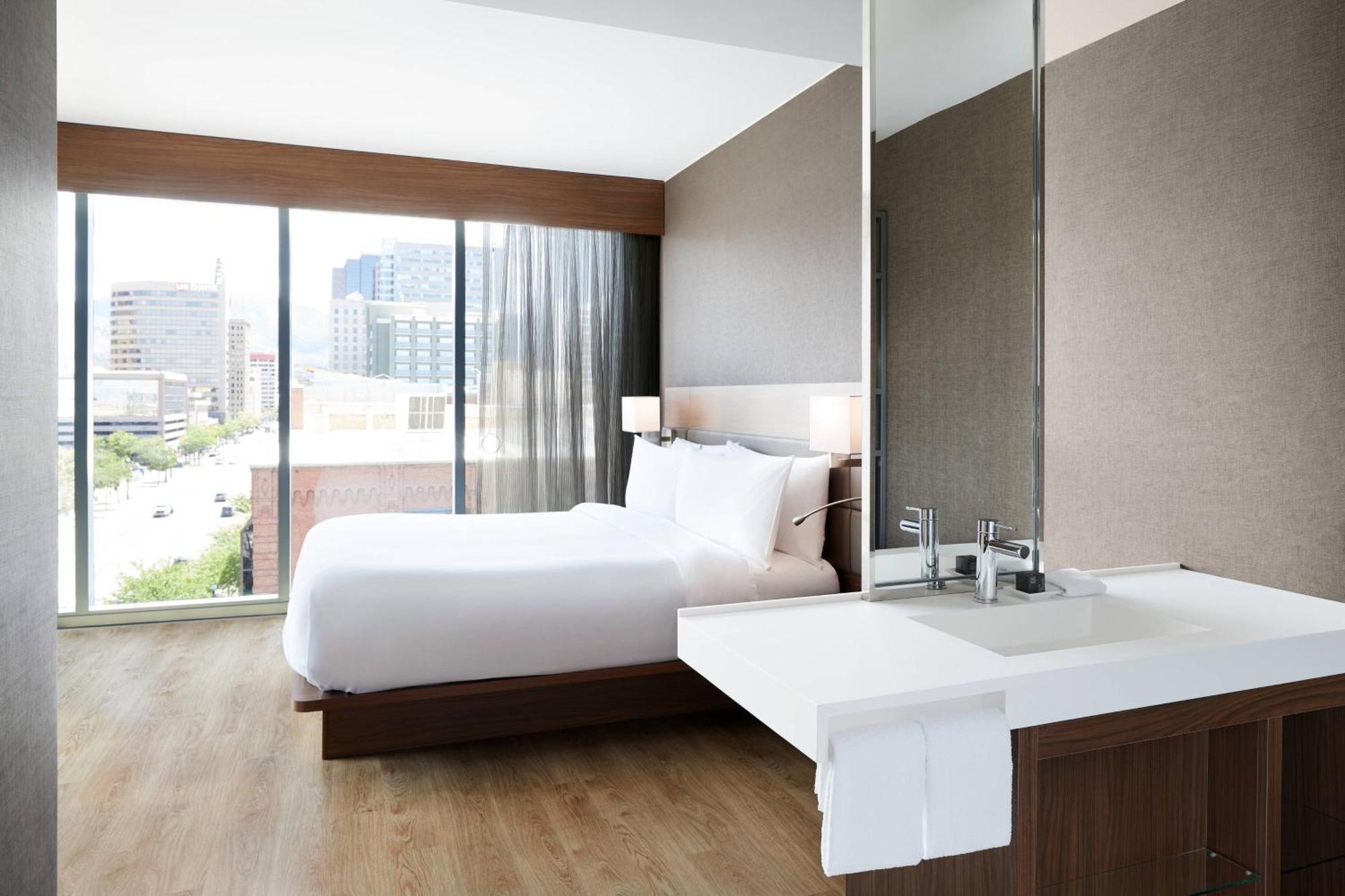 King Room with City View