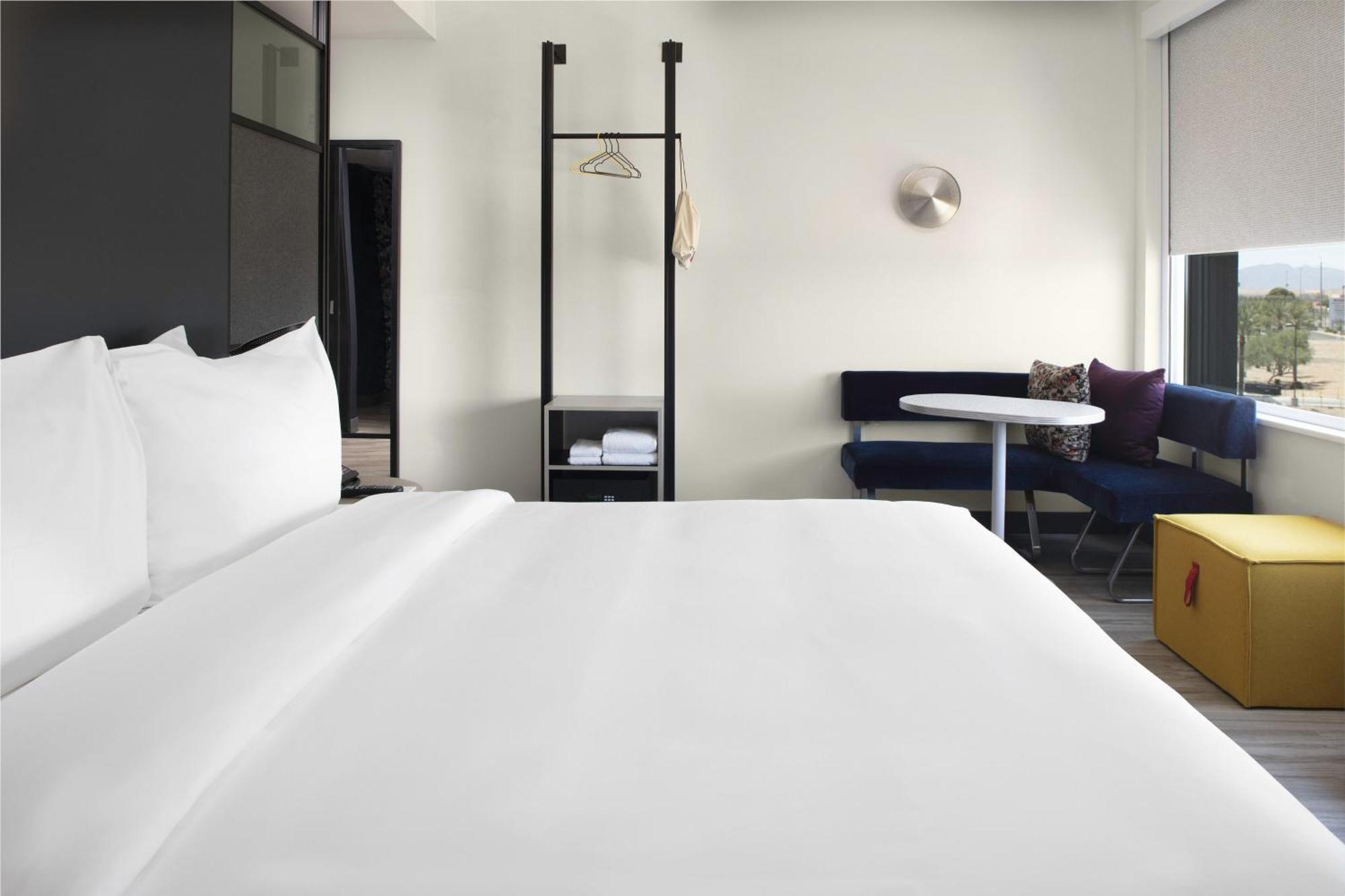 King Room,1631595769:JPEG