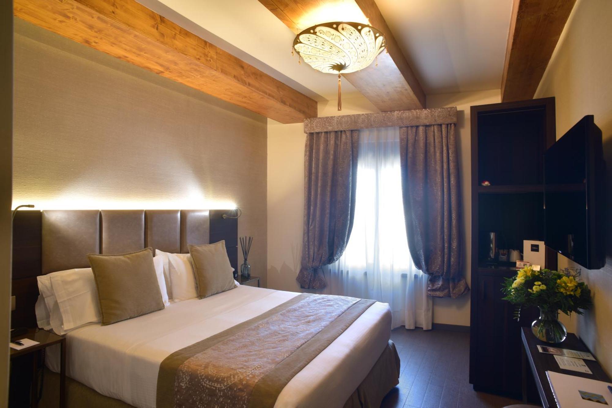 Comfort King Double or Twin Room