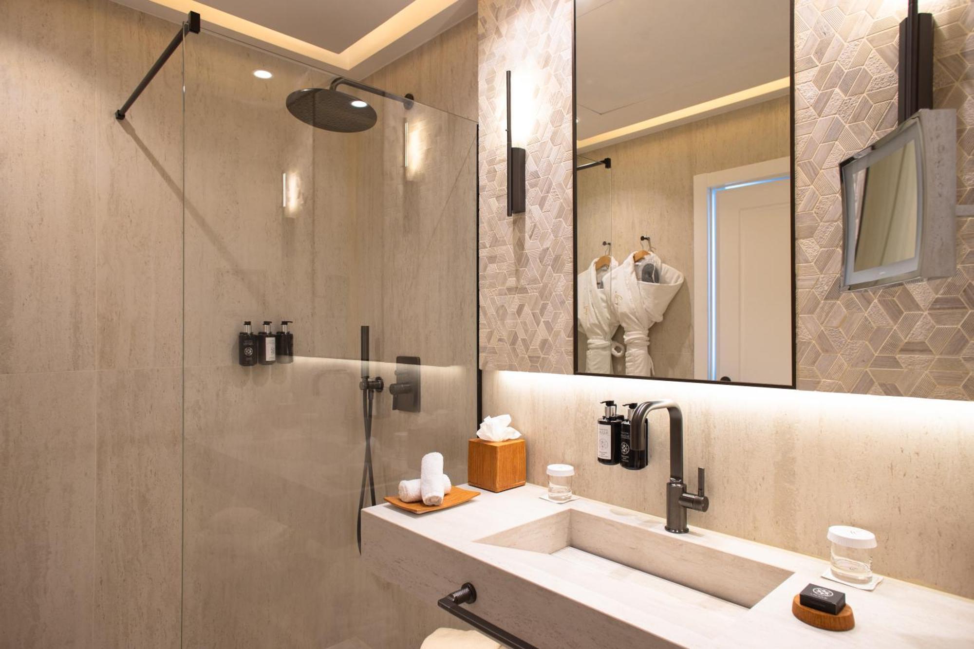 Superior Double or Twin Room Garden View