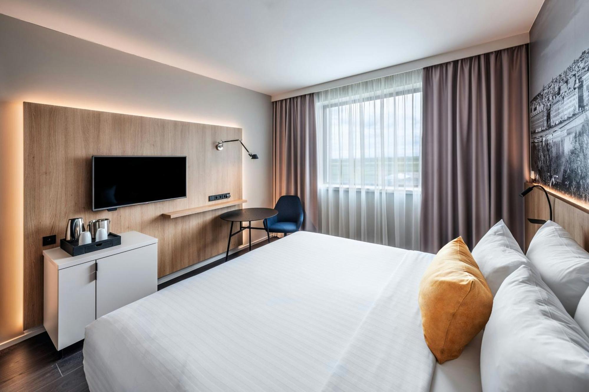 Guest Room, 1 King,1632212324:JPEG