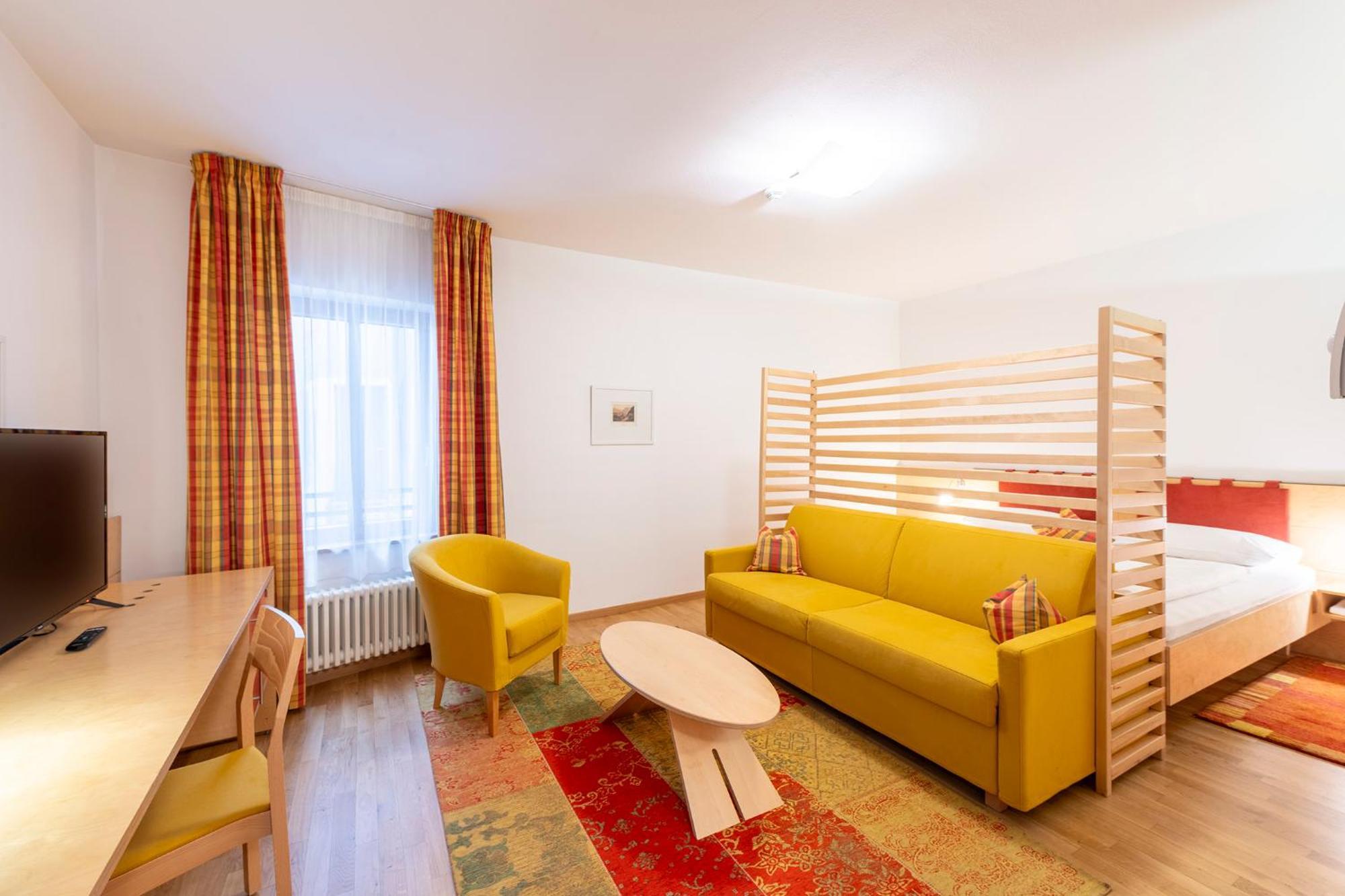 Junior Suite,1632219955:JPEG