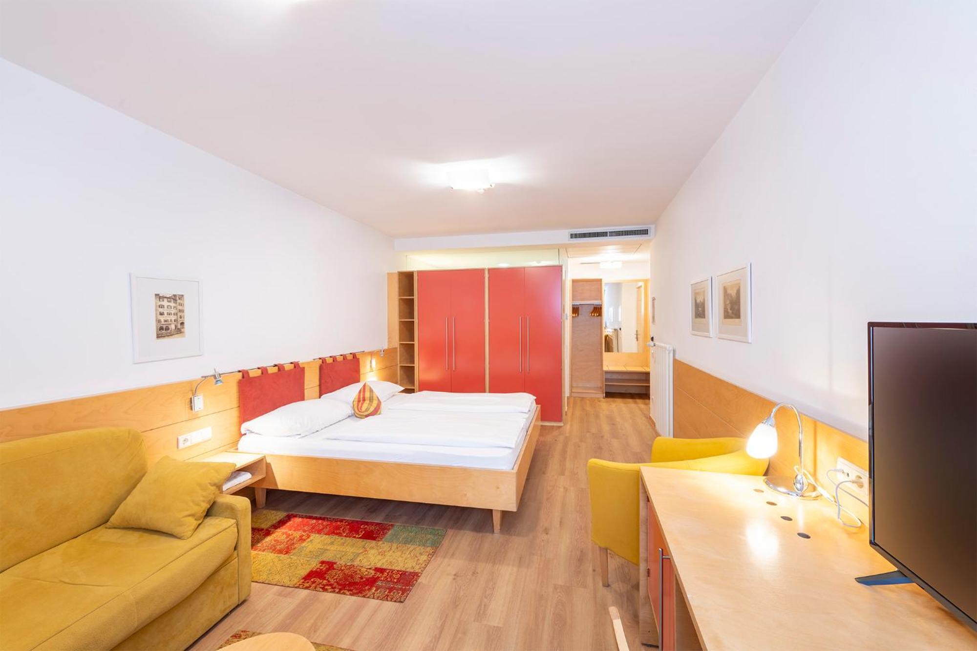 Junior Suite,1632219931:JPEG