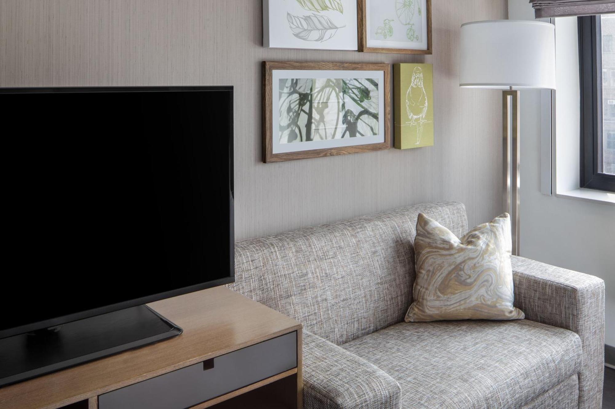 Guest Room 1 King