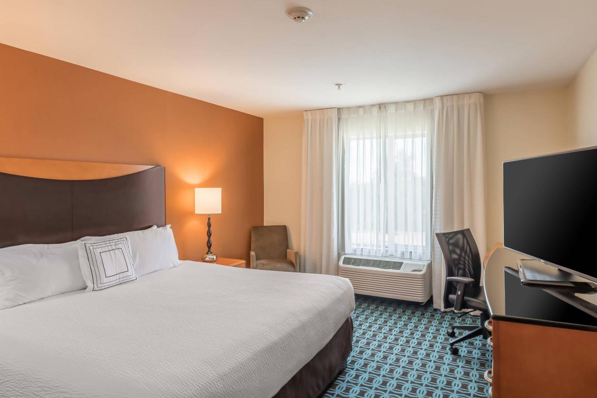 King Room Transfer Shower Mobility Access or Hearing Accessible