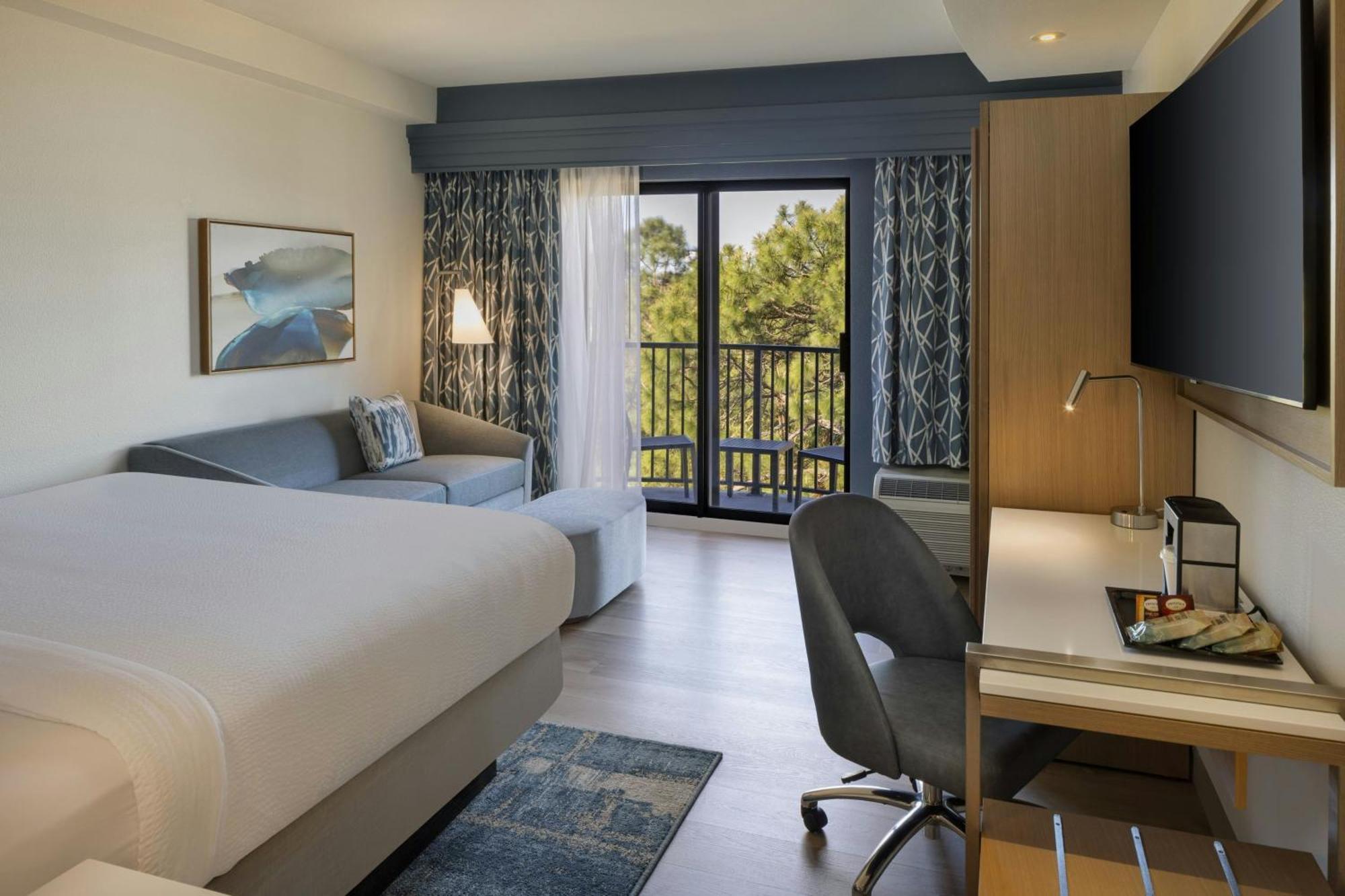 King Room Balcony Sofa Bed