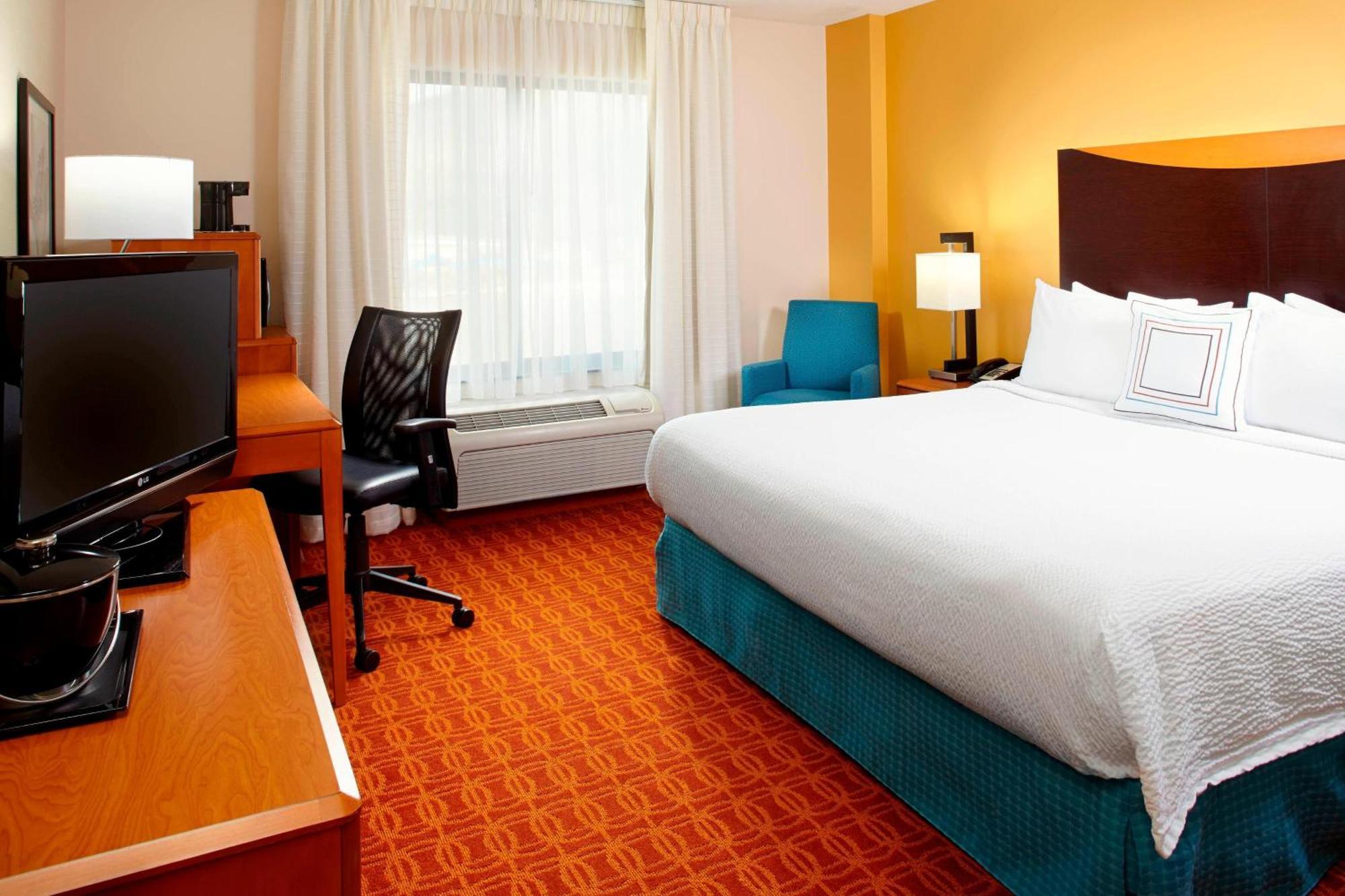 King Room Bathtub Mobility Access or Hearing Accessible,1550065345:JPEG