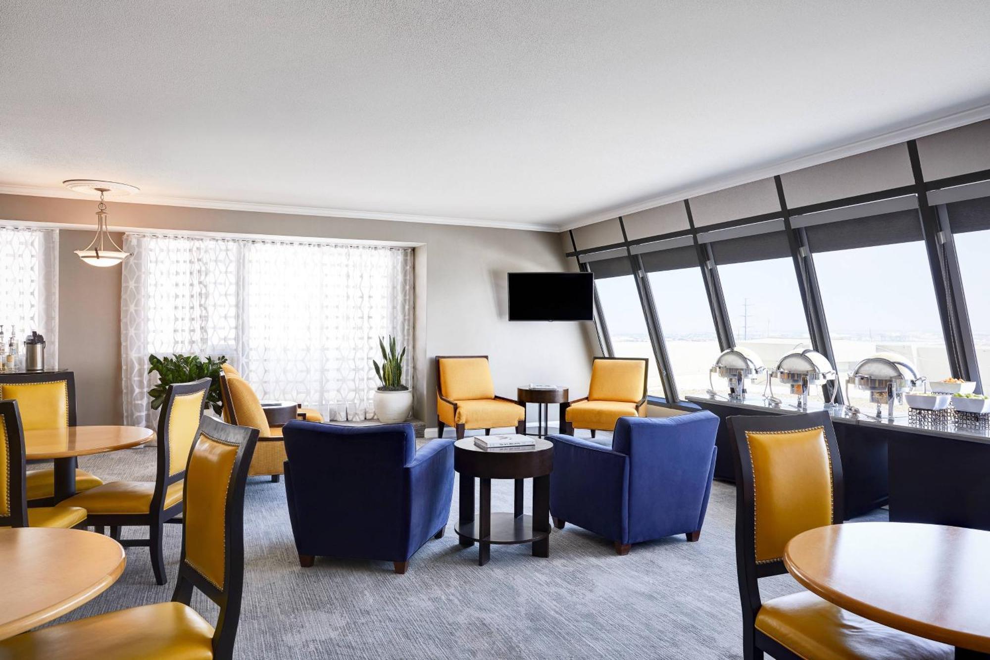 Queen Room City View High Floor or Club Level