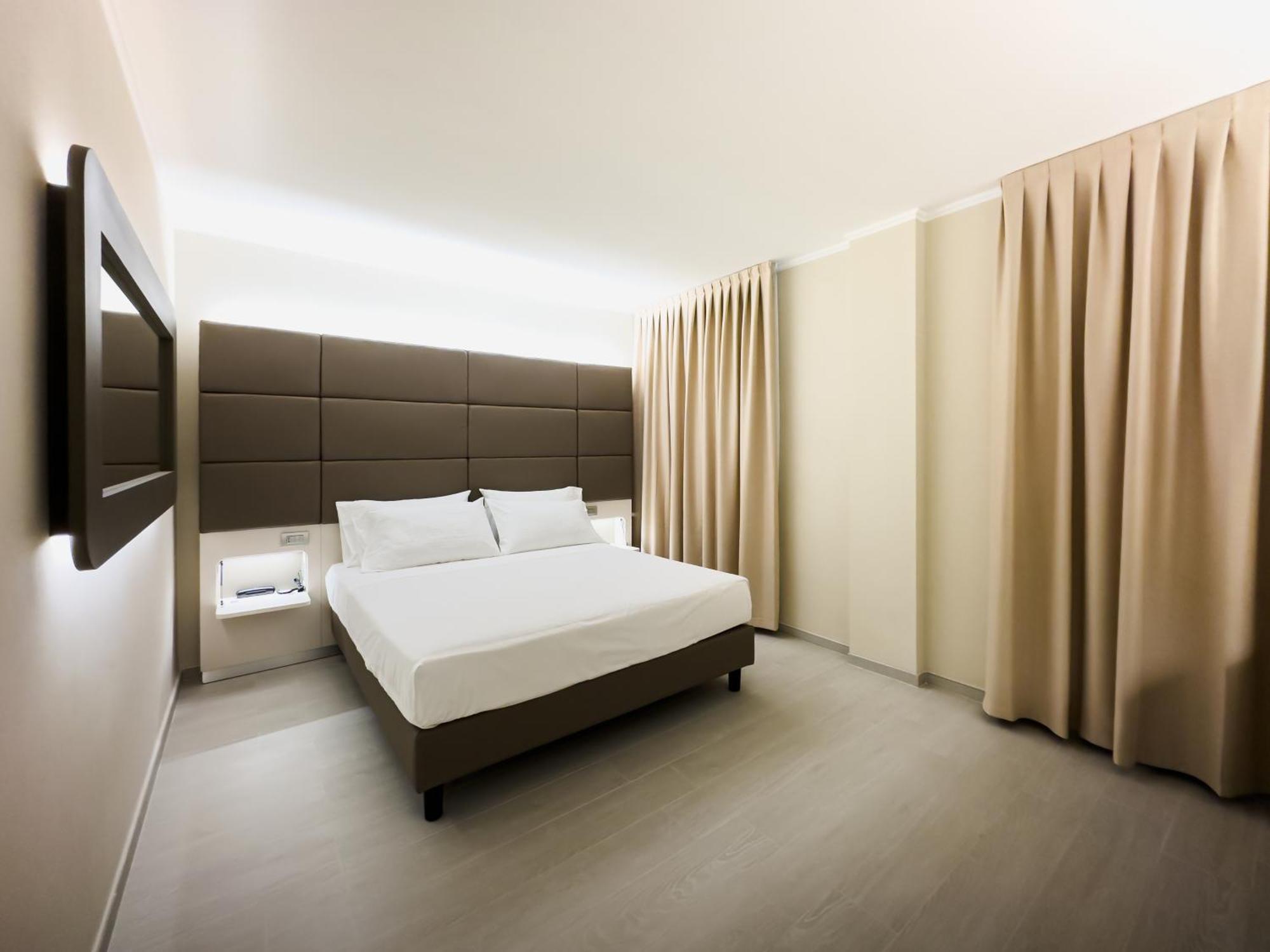 Deluxe Double Room,1632242242:JPEG