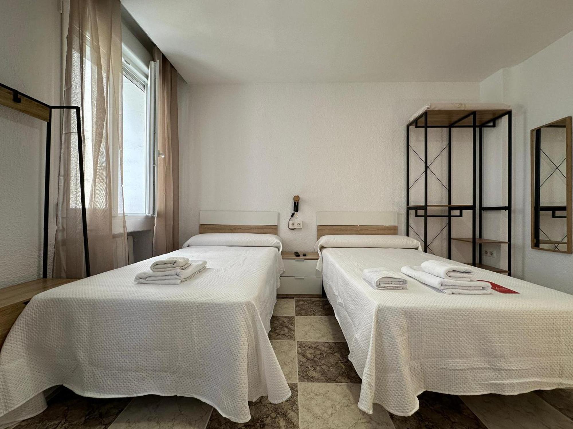 Triple Room,1632247061:JPEG