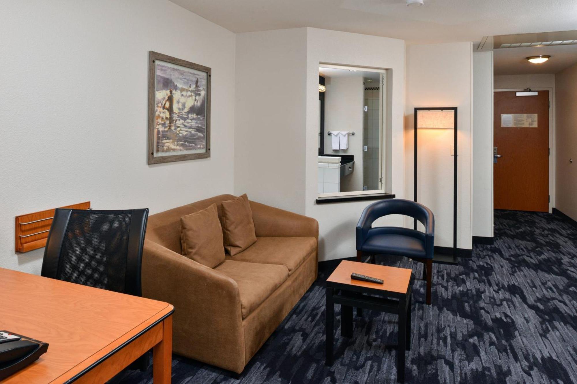 One-Bedroom King Suite Balcony Whirlpool Sofa Bed