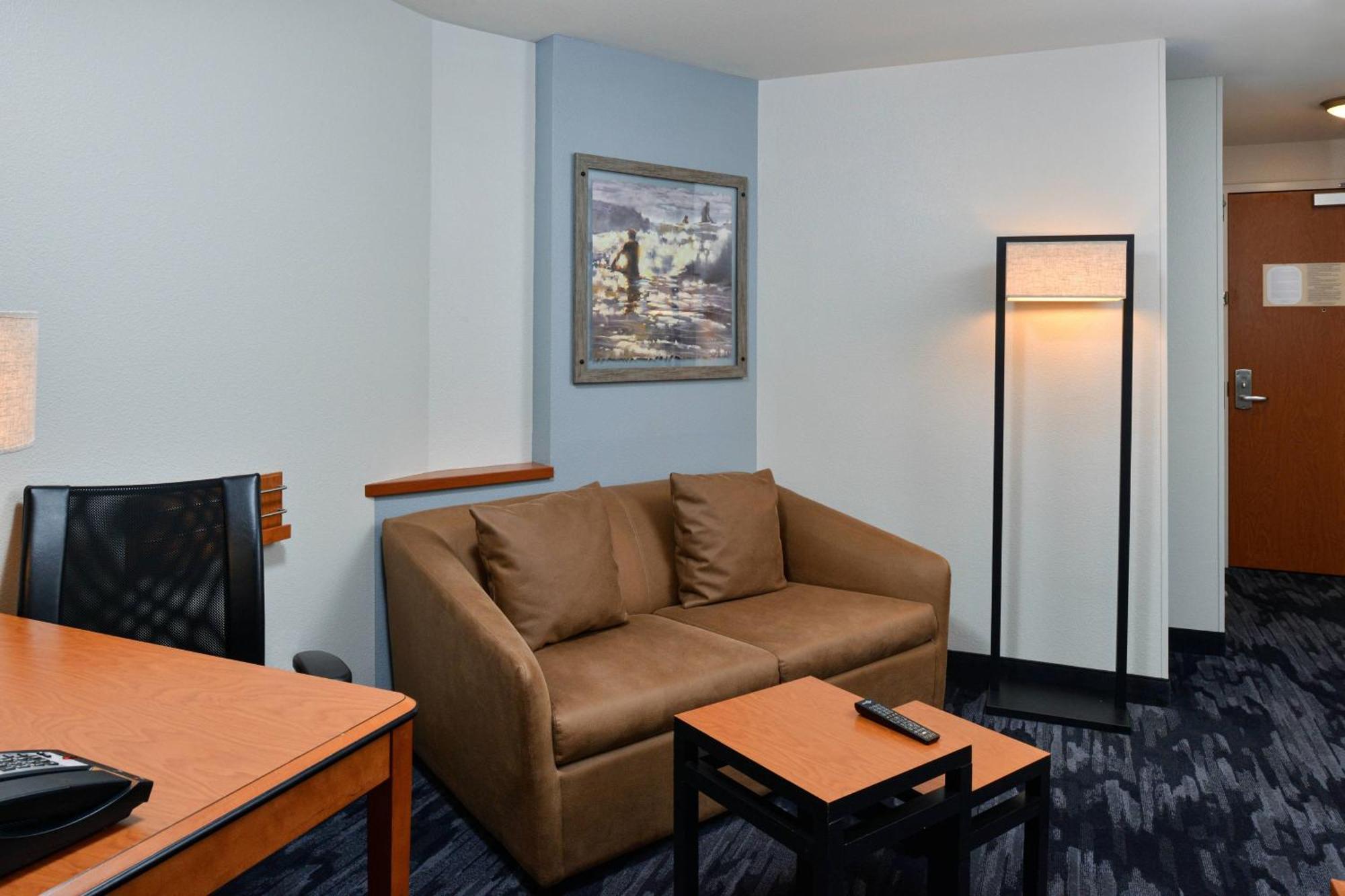 One-Bedroom Queen Suite Two Queen Beds Sofa Bed
