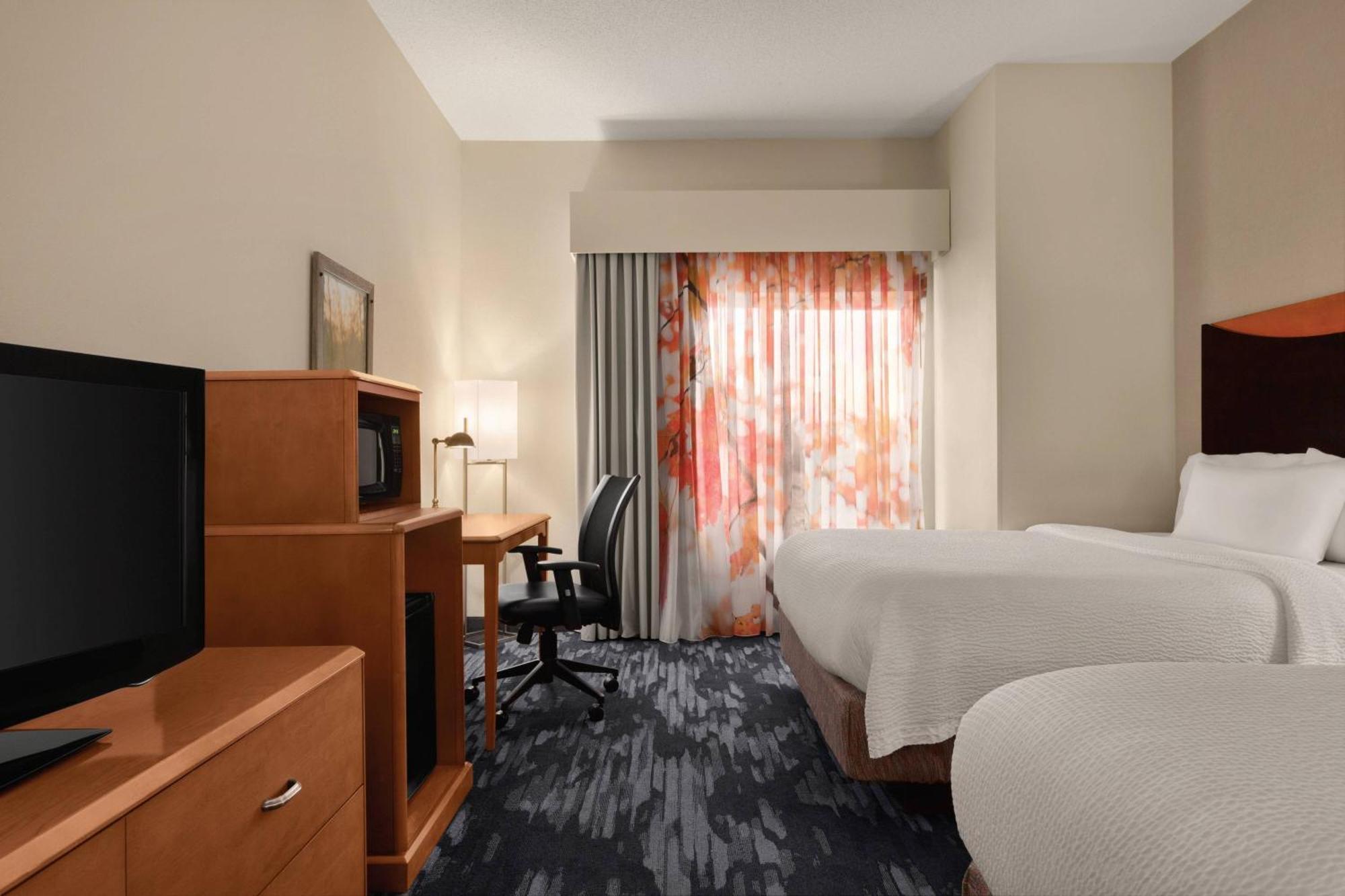 Queen Room Two Queen Beds Hearing Accessible