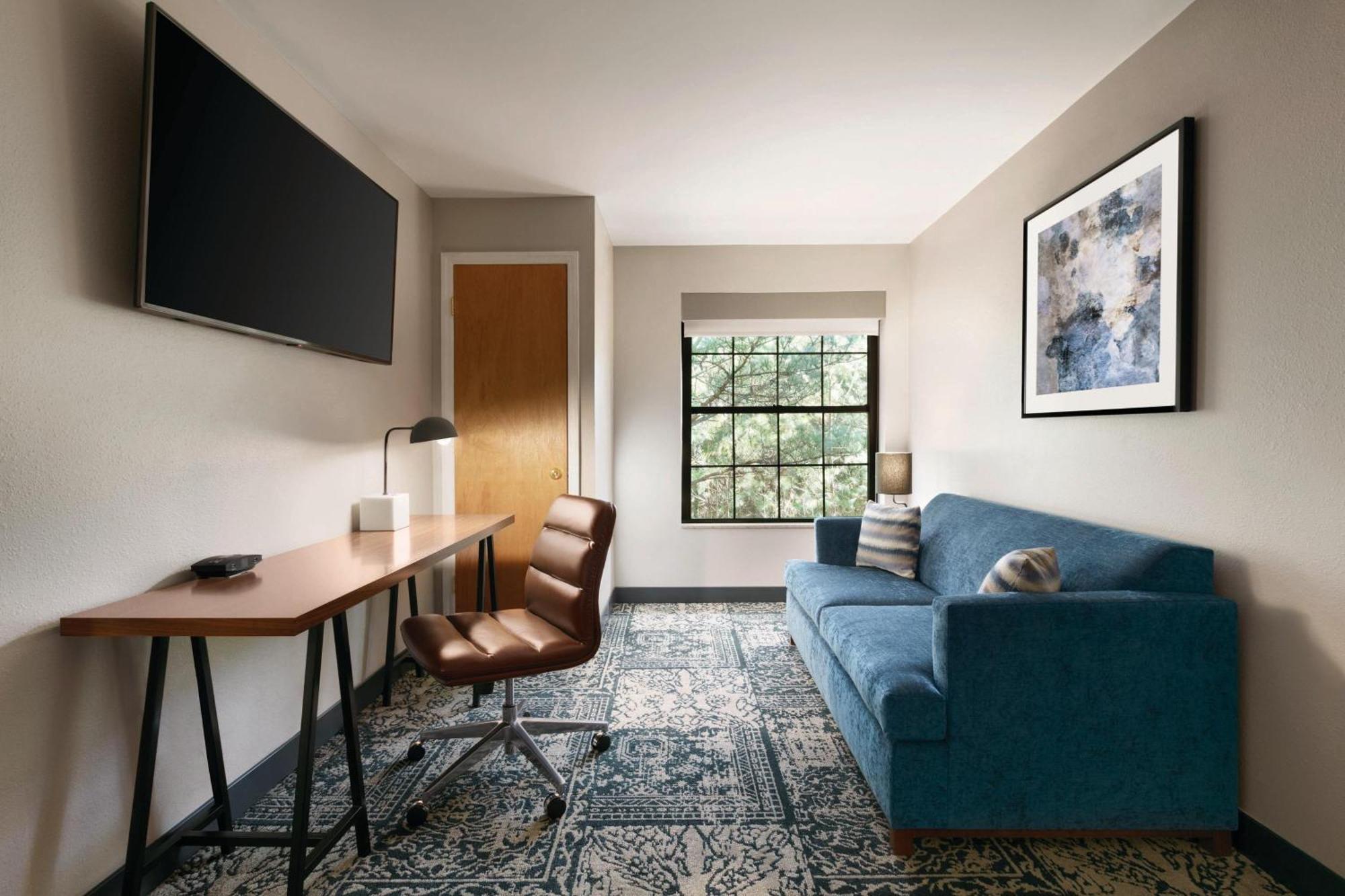 Two-Bedroom Suite Two King Beds Sofa Bed