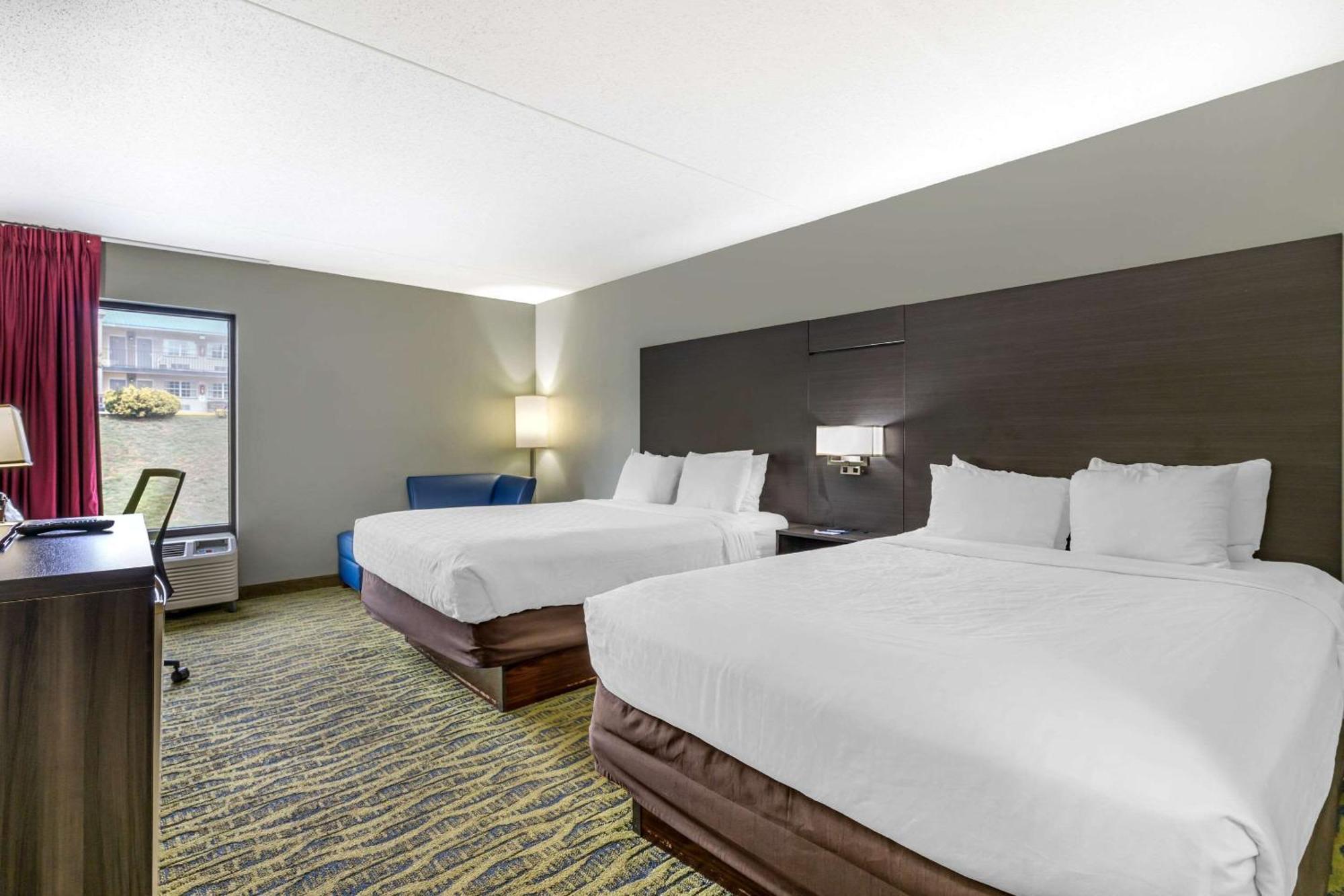 Queen Room Two Queen Beds Non-Smoking