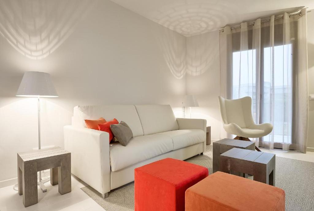 One-Bedroom Apartment Terrace,1632277050:JPEG