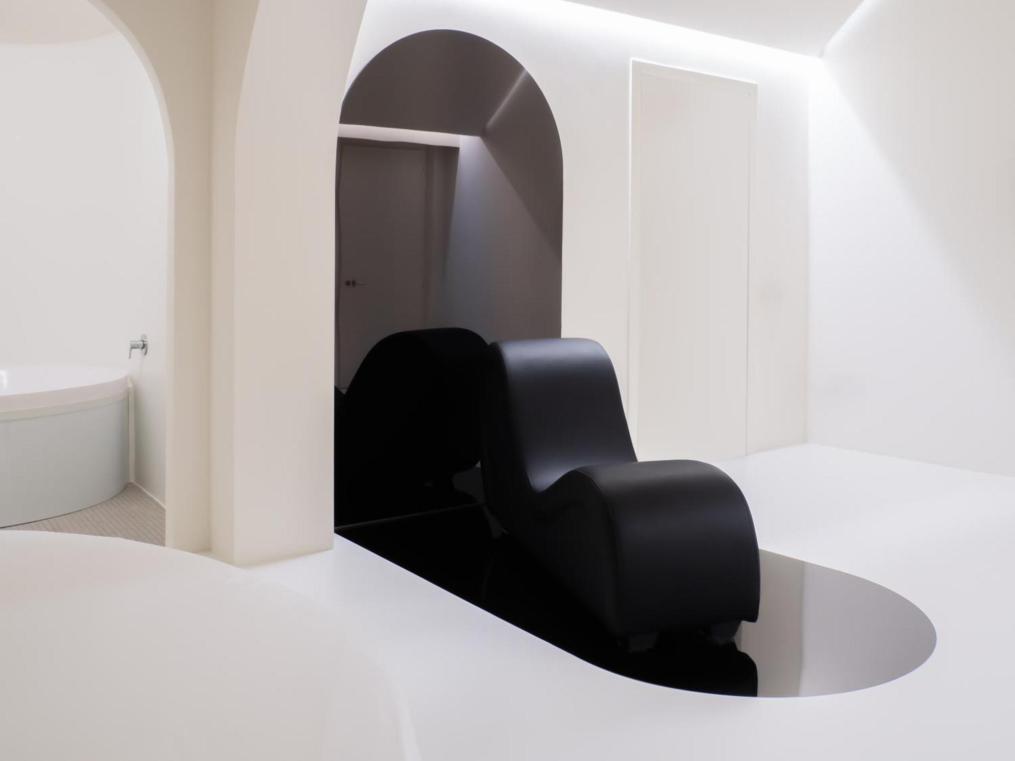 Studio Spa Bath