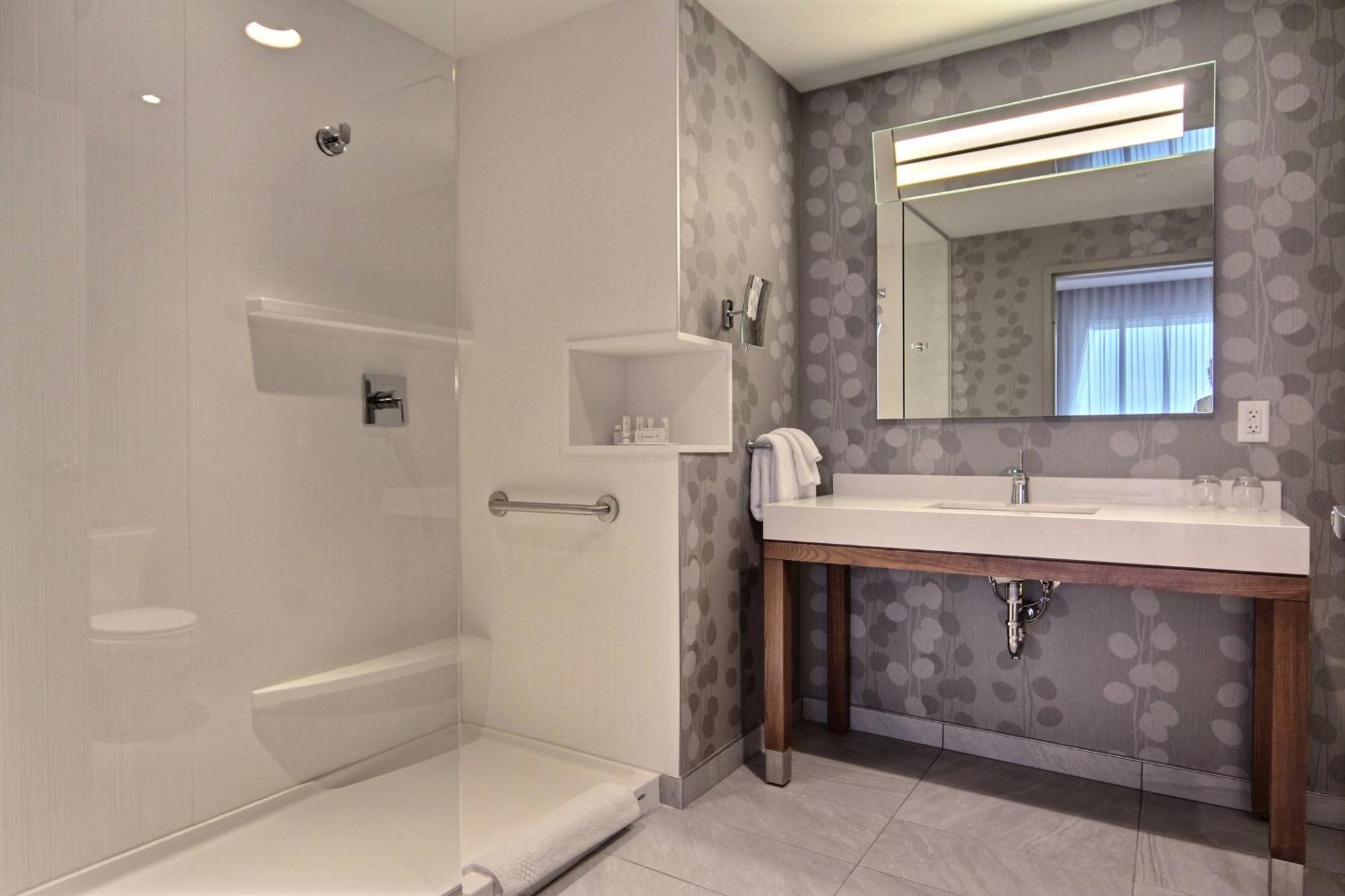 Executive One-Bedroom Suite,1632283195:JPEG