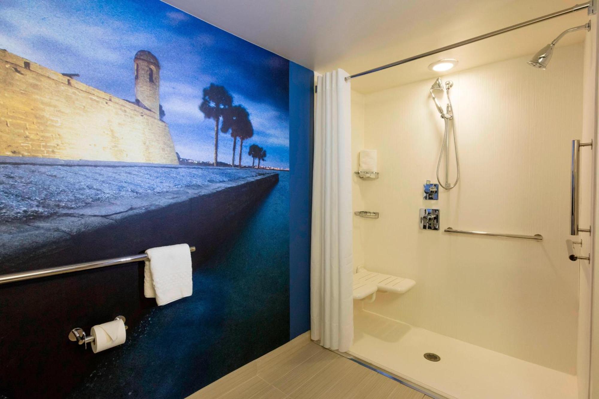 King Room Bathtub Mobility Access or Hearing Accessible