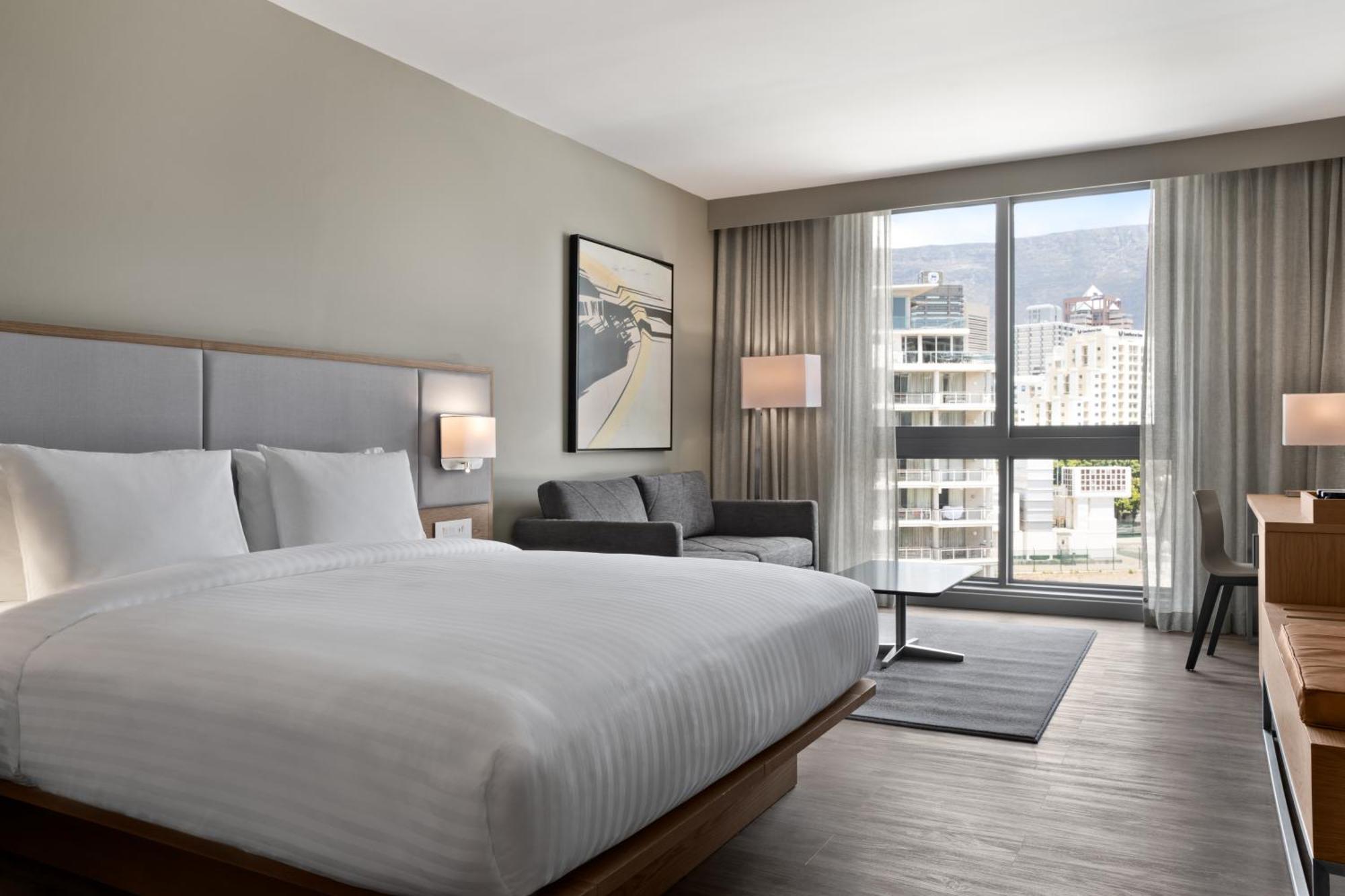 Standaard Kamer met Kingsize Bed en Uitzicht op de Bergen