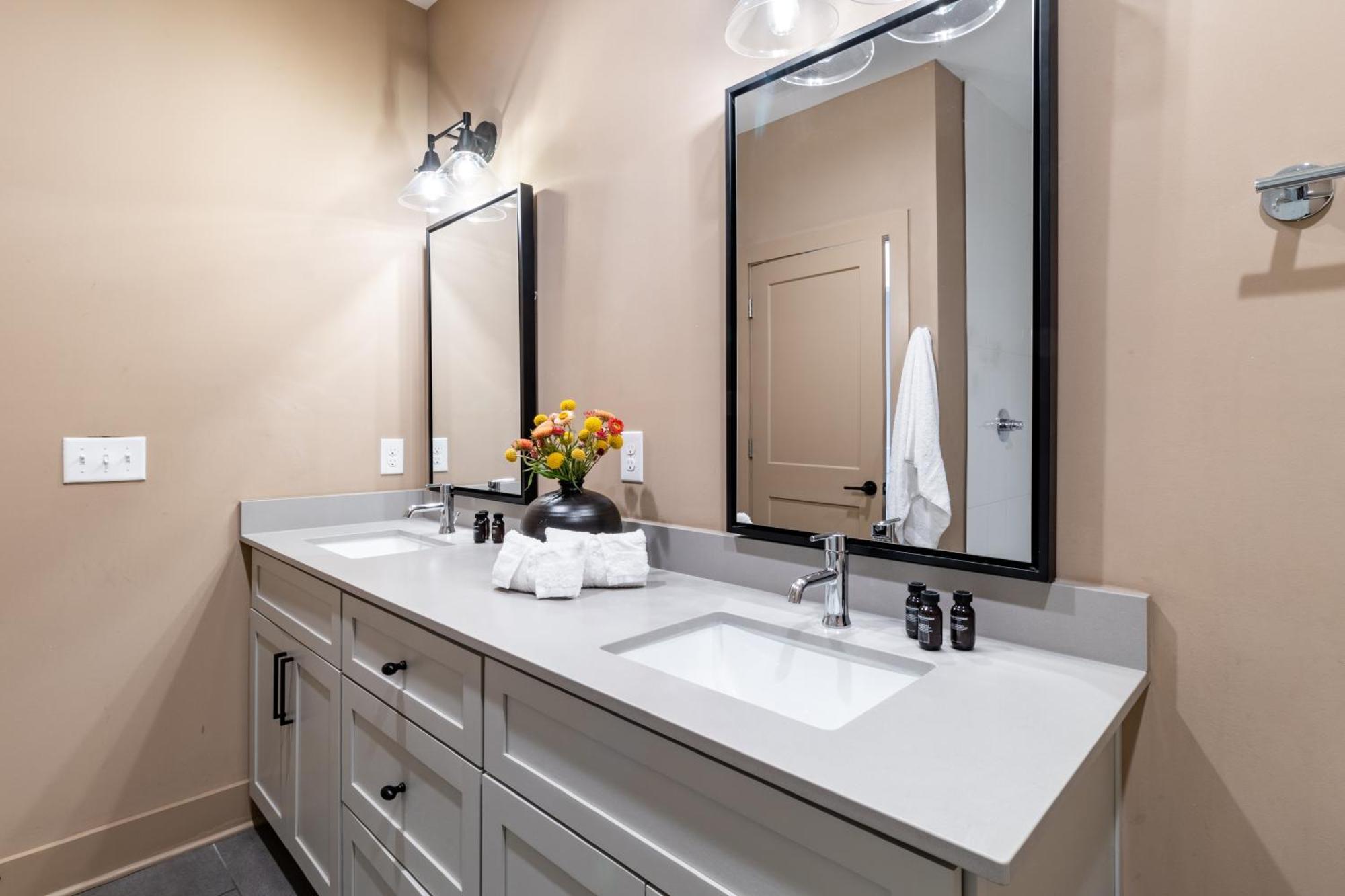 4BDR Suite