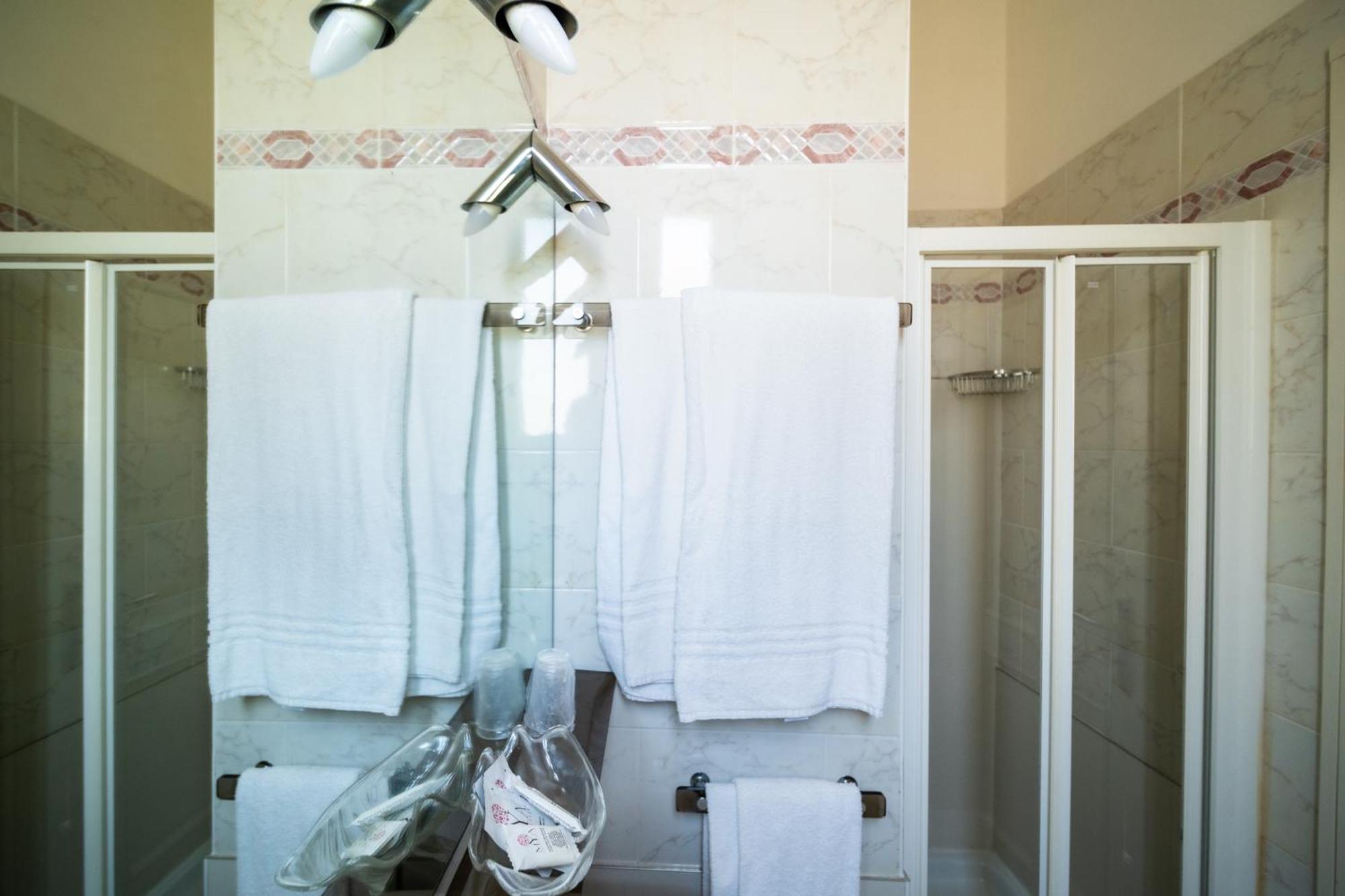 Small Double Room,1633679892:JPEG