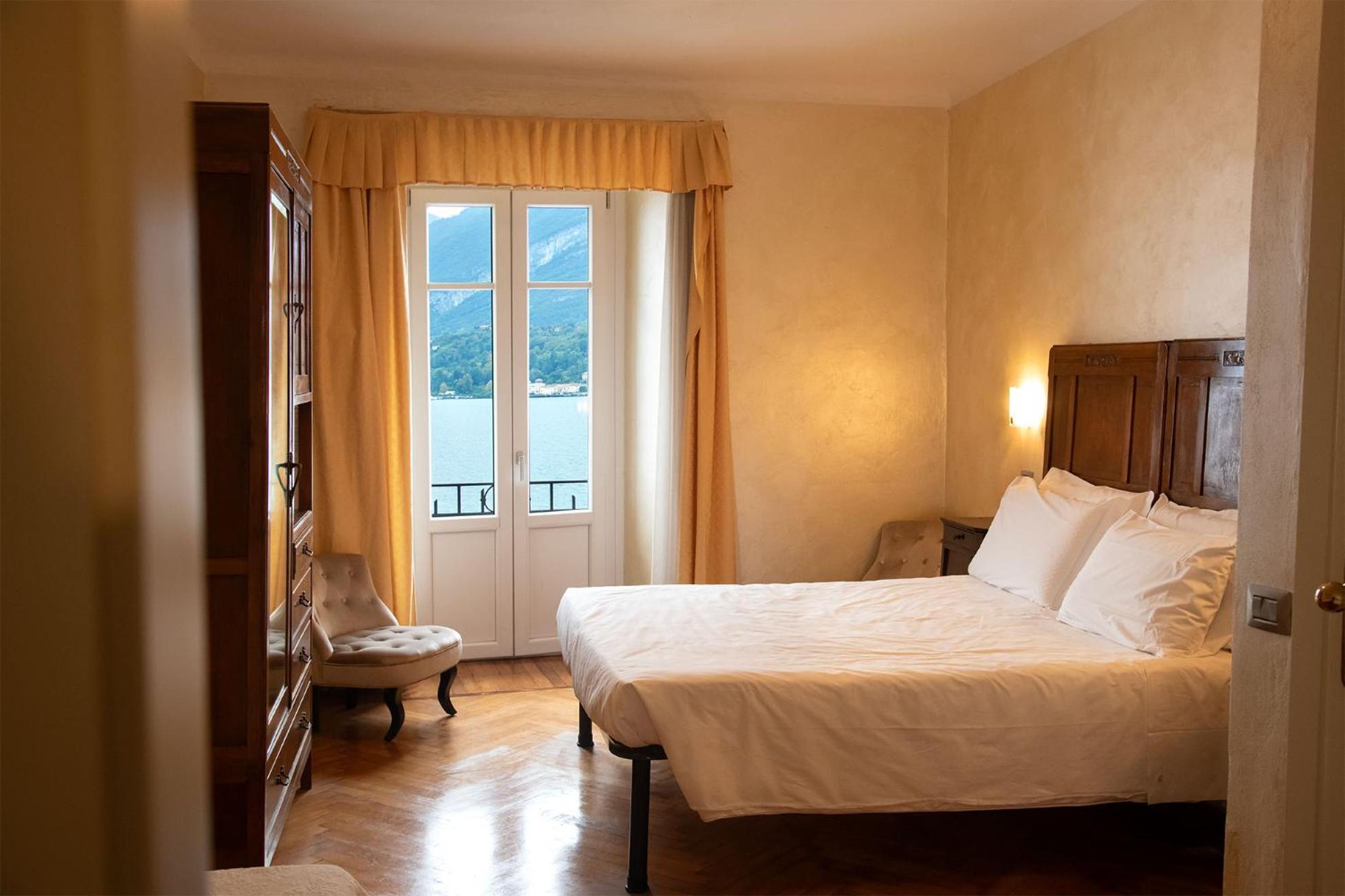 Standard Double Room Lake View
