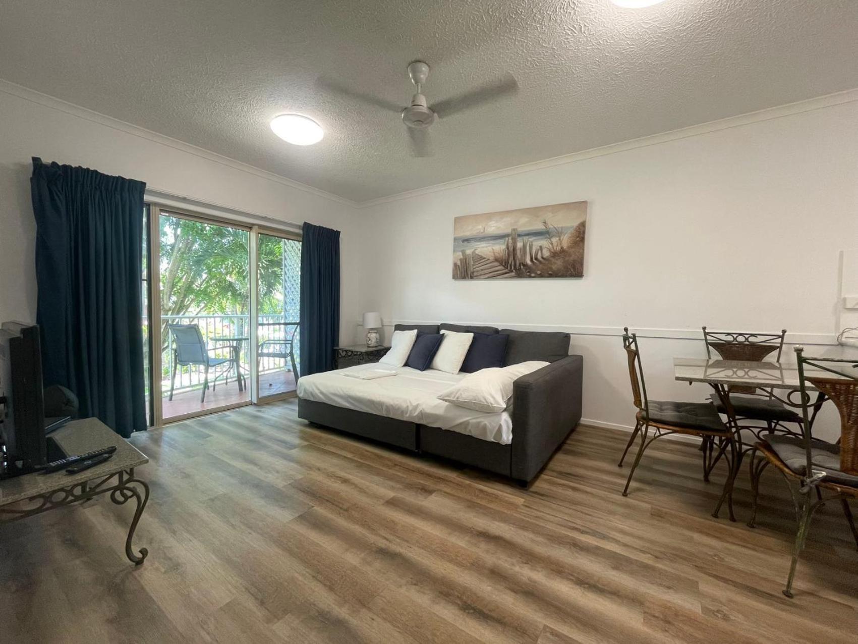 Premium One-Bedroom Apartment Garden View