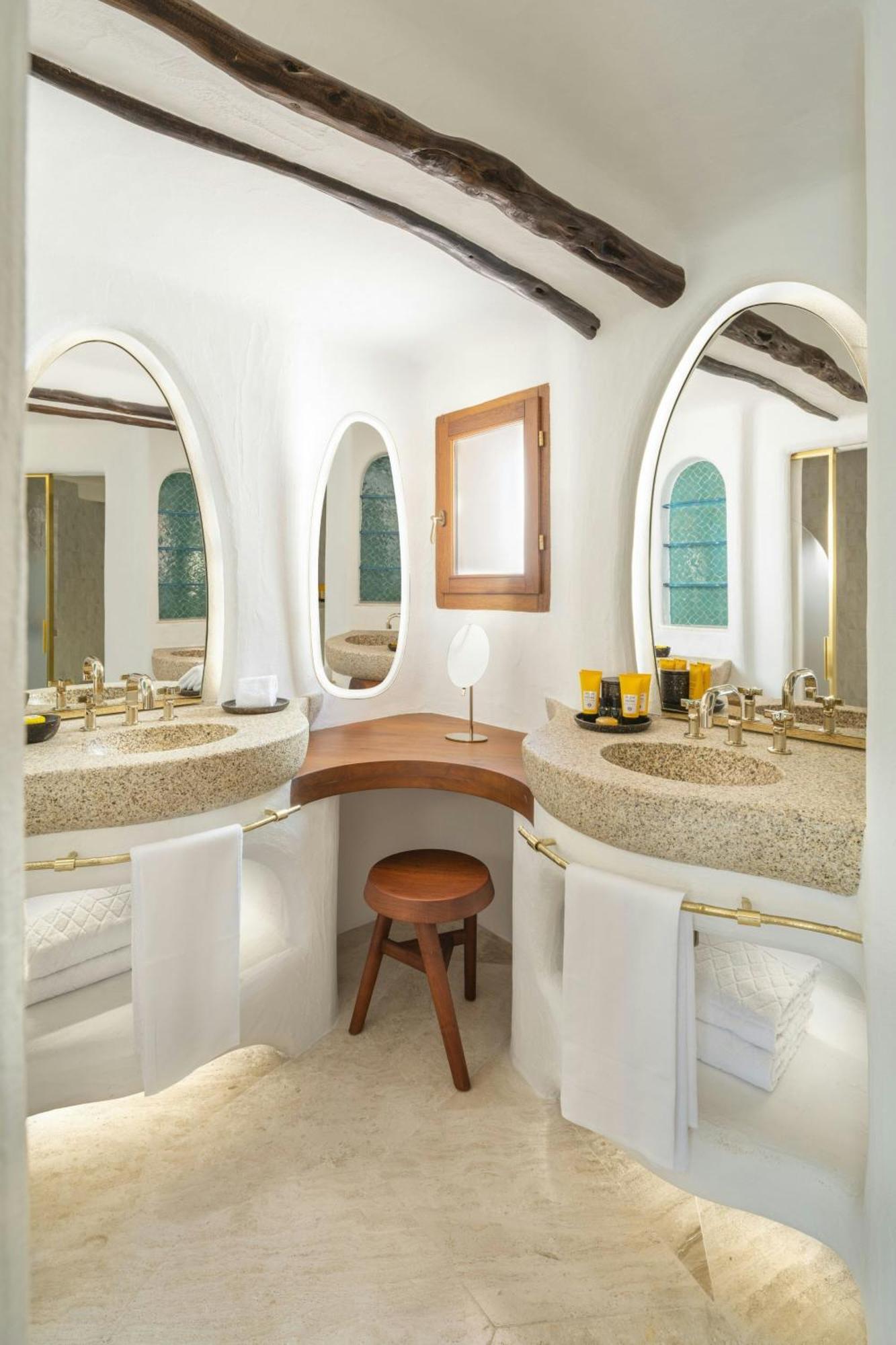 Deluxe King Suite Terrace Inner View
