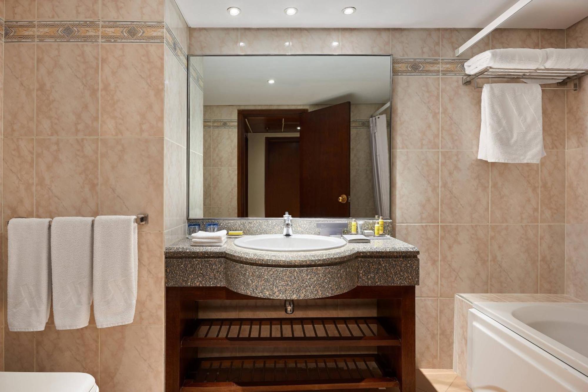 One-Bedroom Venus King Suite Sea View