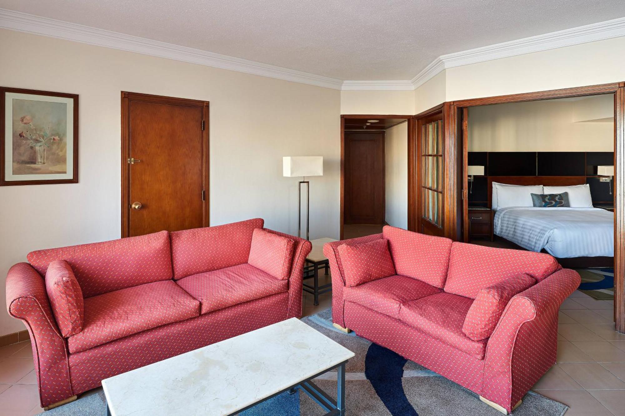 One-Bedroom Cupid King Suite Sea View