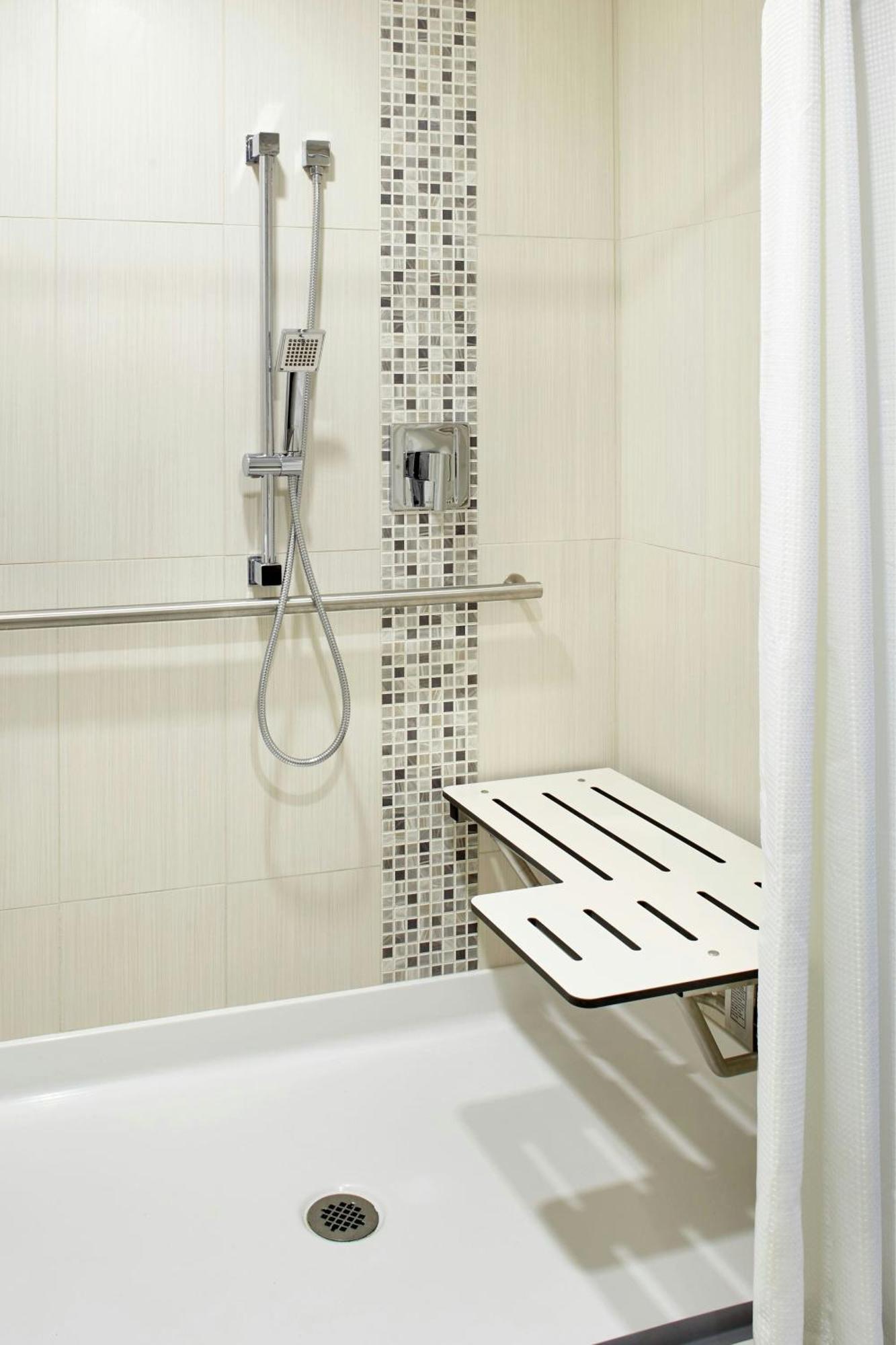 King Room Roll Shower Mobility Hearing Accessible,1360057022:JPEG