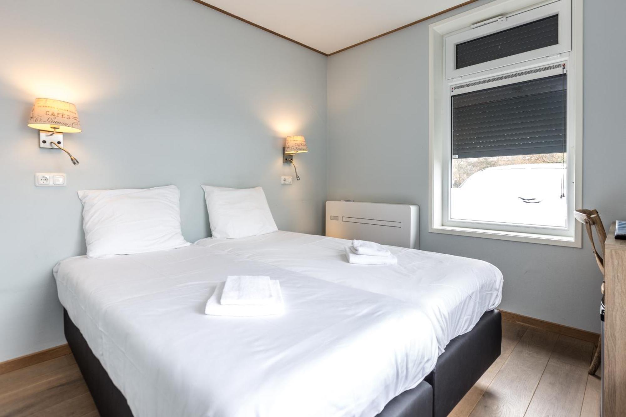 Twin Room Private Bathroom
