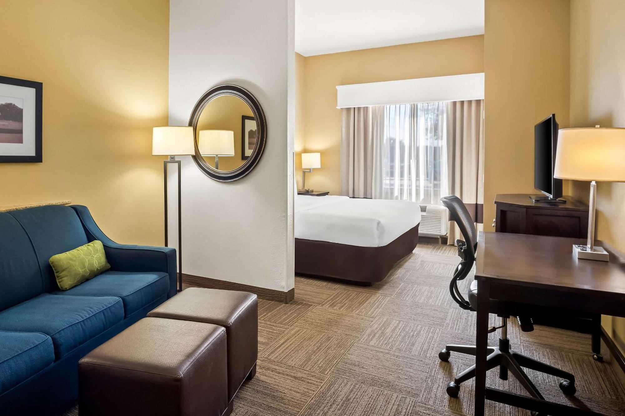 King Suite First Floor Accessible or Non-Smoking,1633005366:JPEG