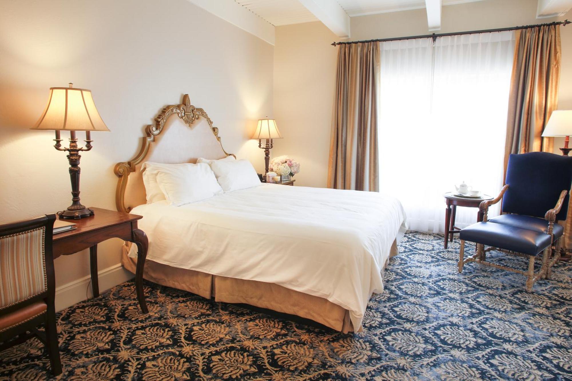 Deluxe Queen Room,1419817644:JPEG
