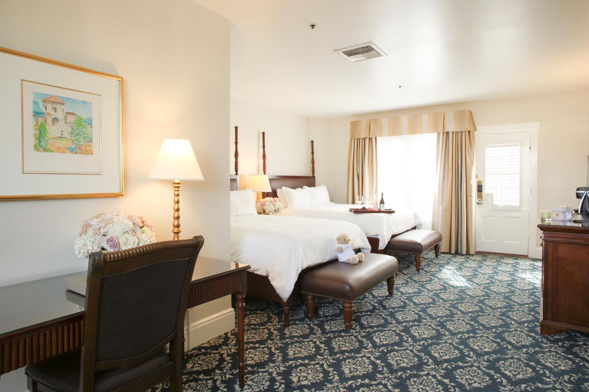 Glenwood Queen Room Two Queen Beds