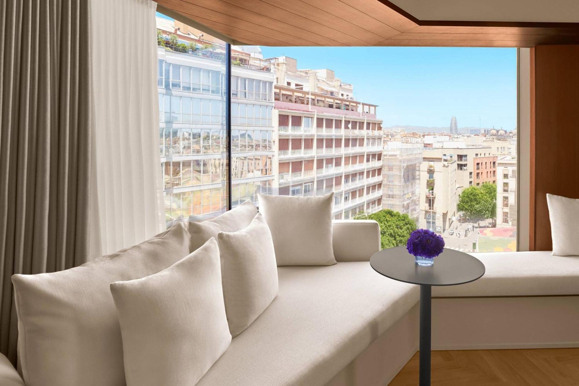 Loft Corner Suite 1 King