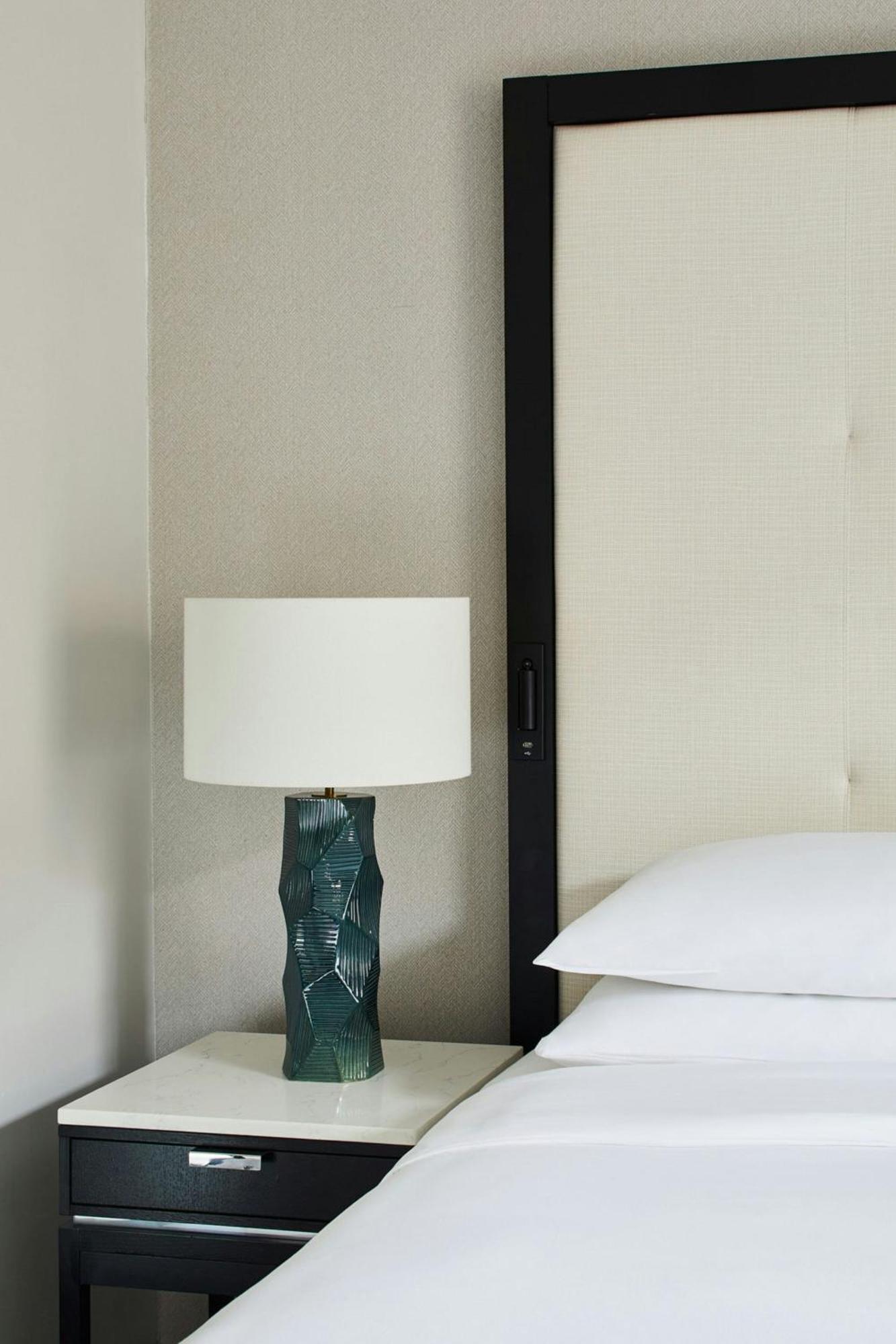 Classic Guest Room One Queen Bed