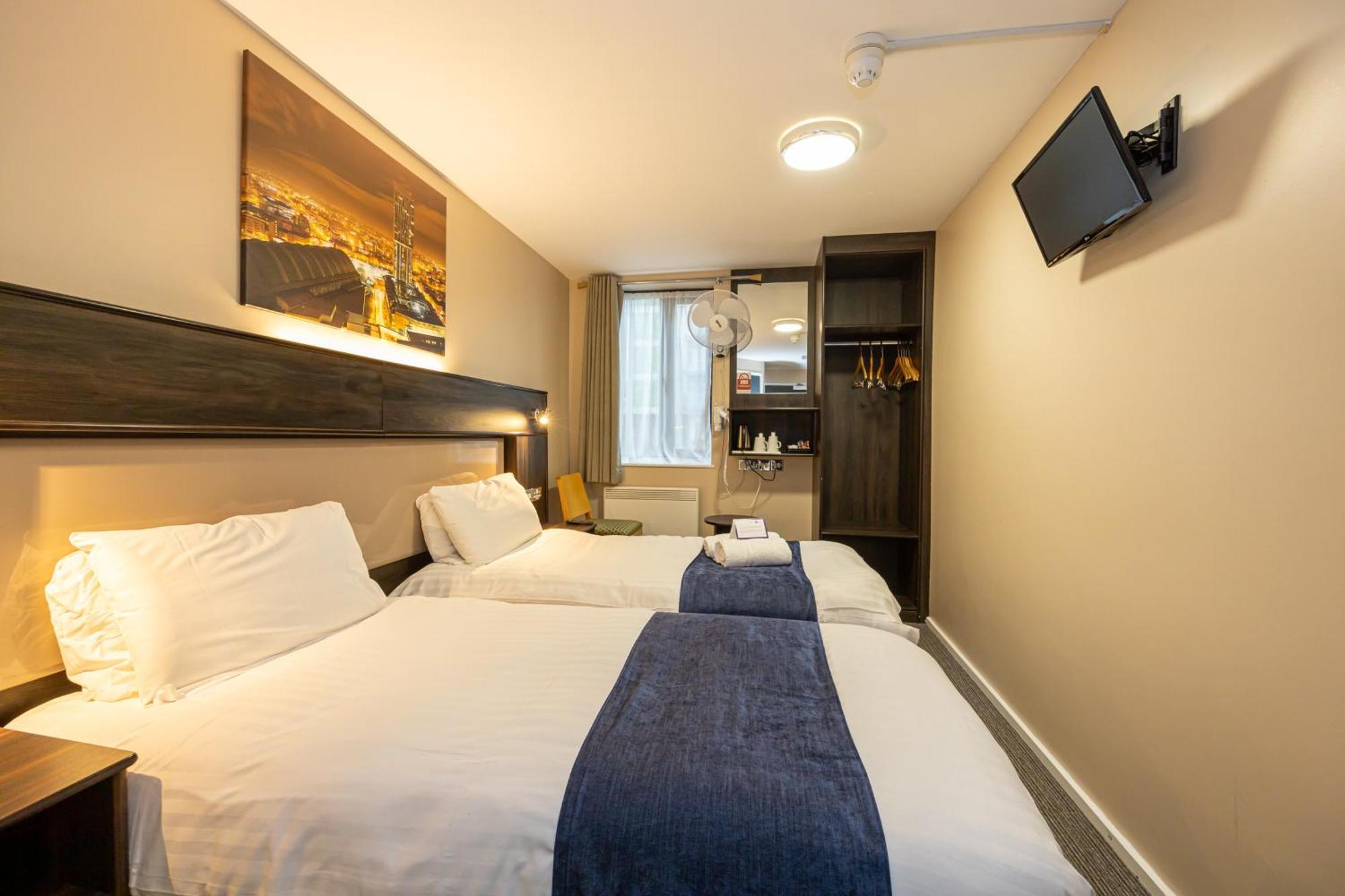 Twin Room,1633679971:JPEG