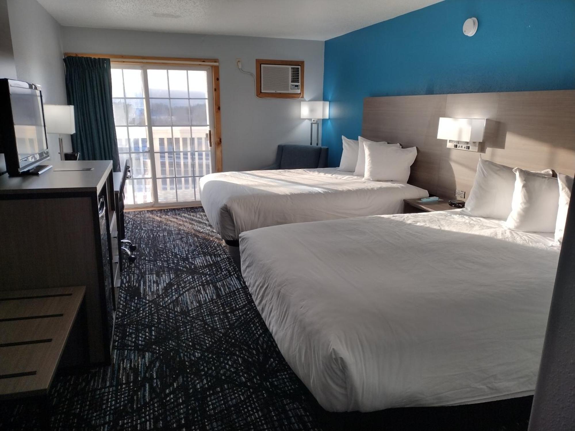 Premier Queen Room Two Queen Beds Non-Smoking