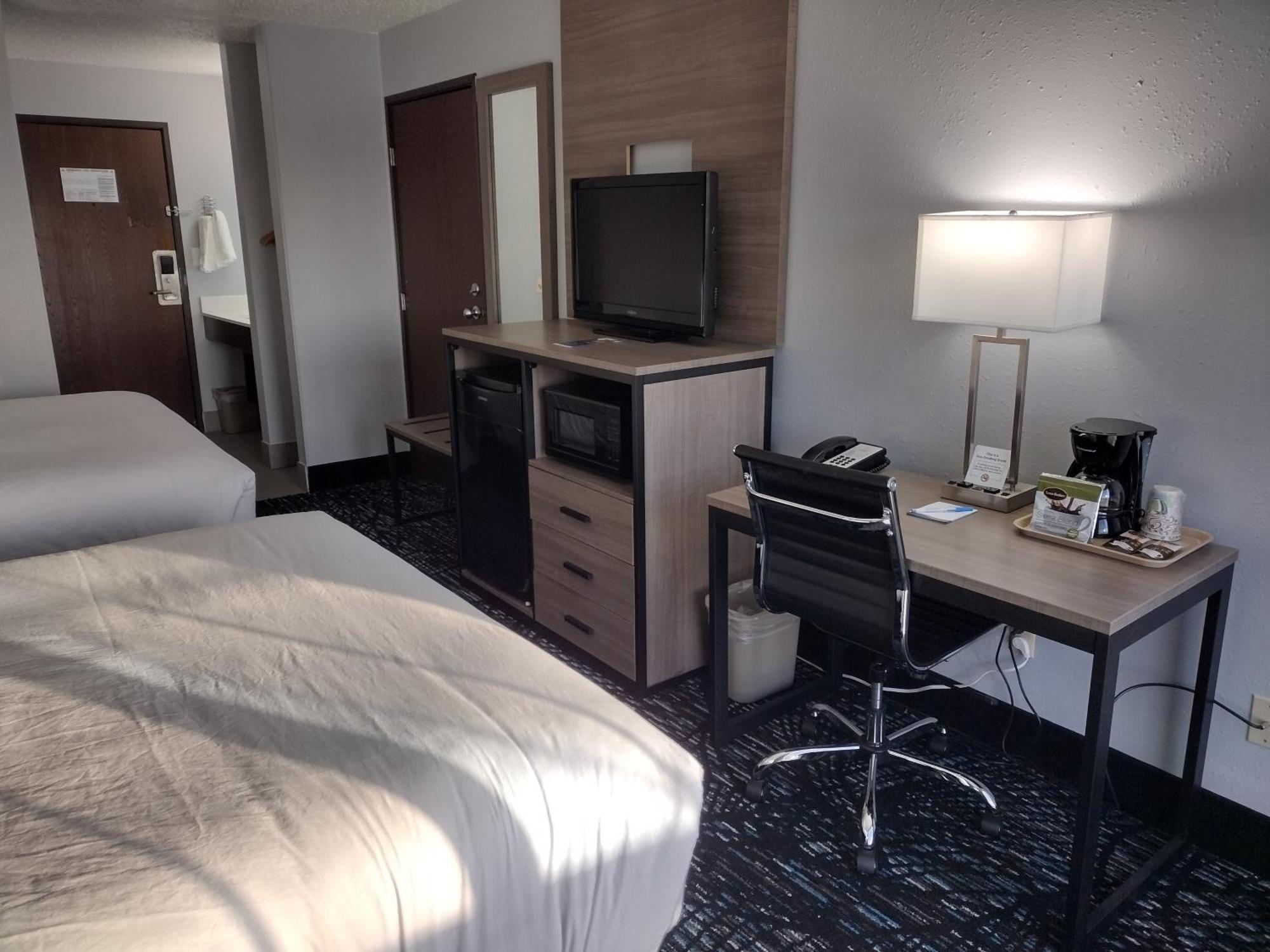 Premier Queen Room Two Queen Beds Non-Smoking