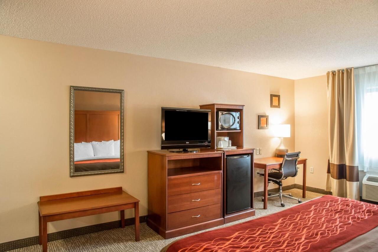 King Room Accessible or Non-Smoking