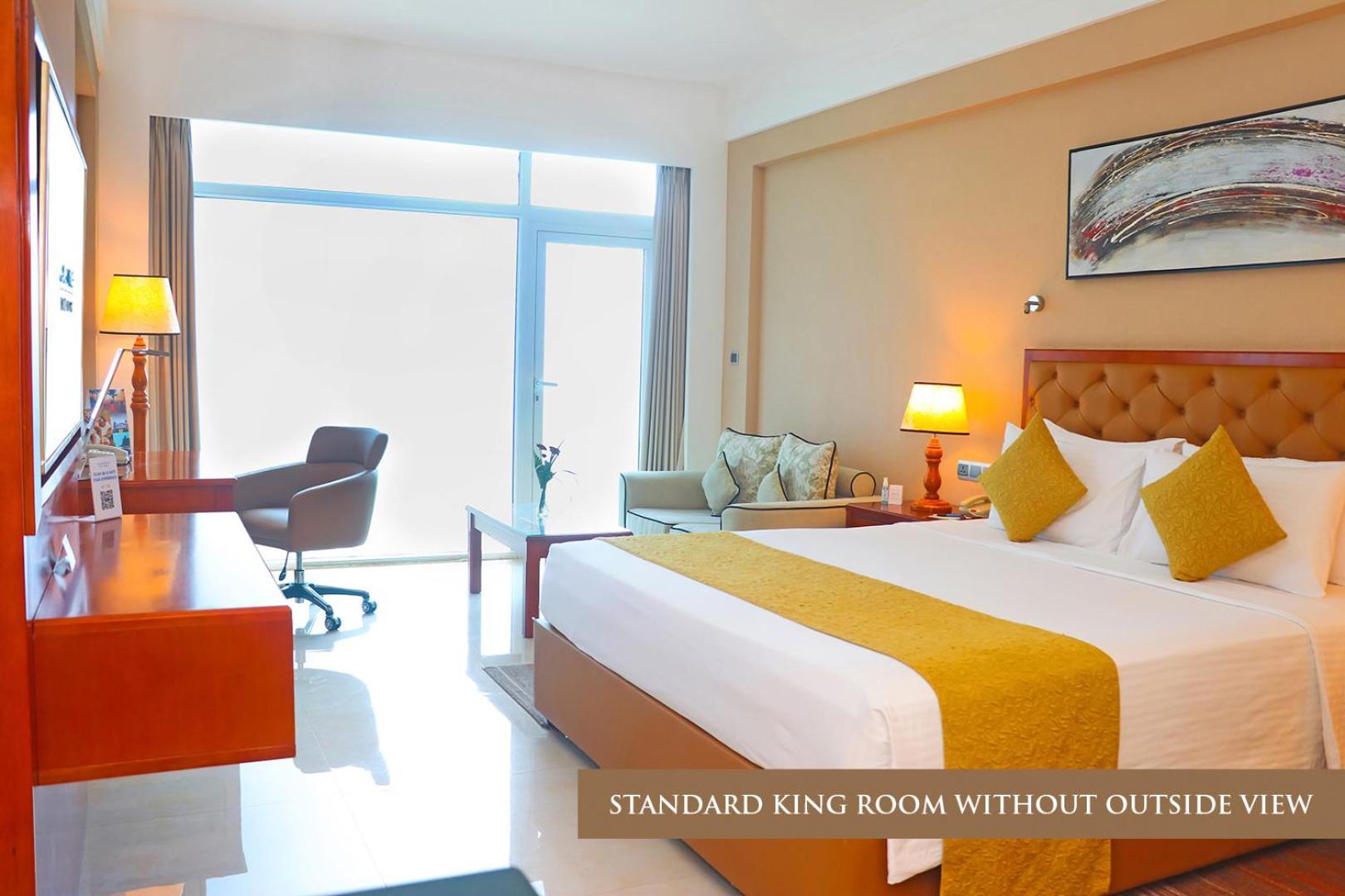 Standard King Room without Outside View Complimentary City Tour & Access To Beach Lounge
