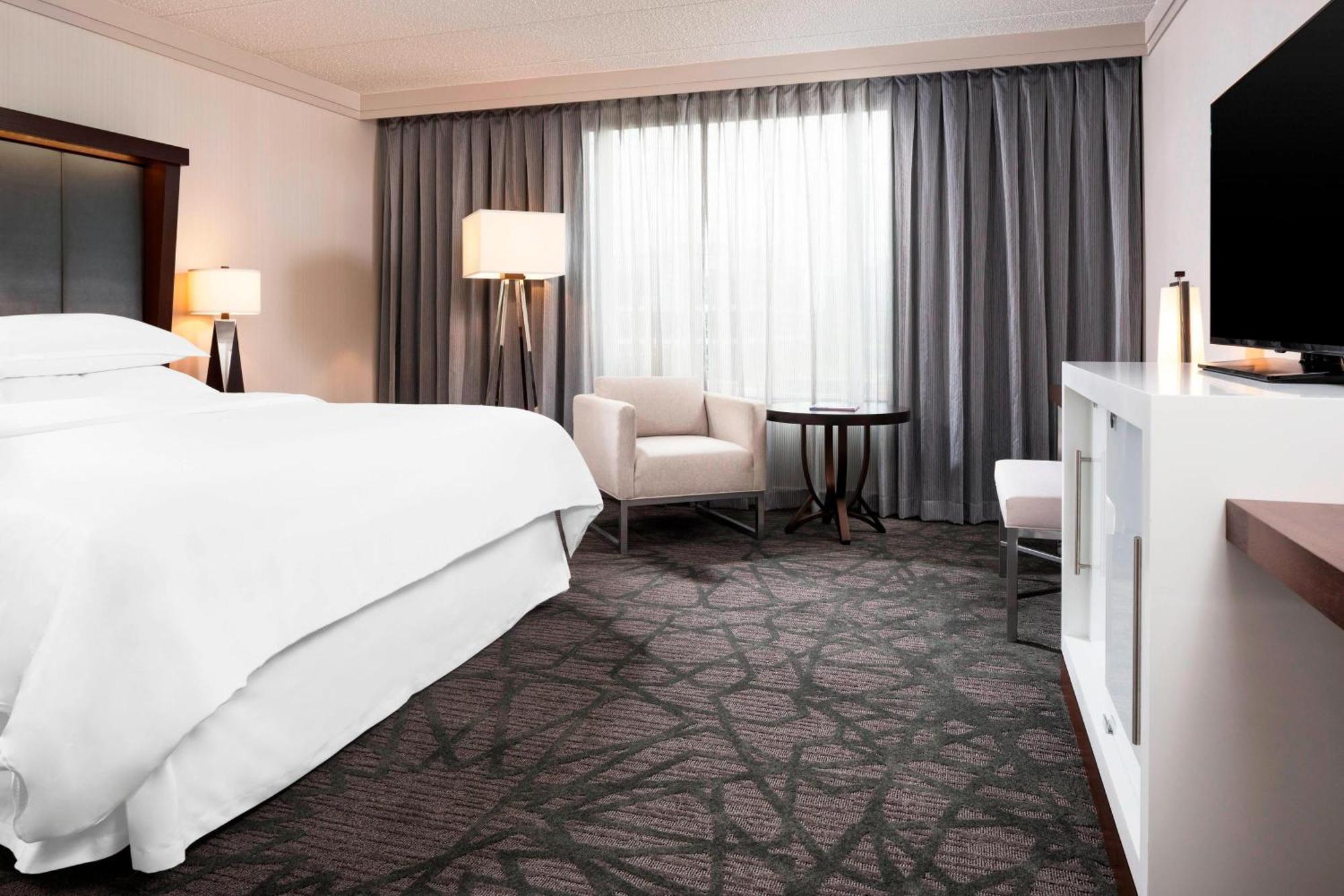 Club level Guest room 1 King