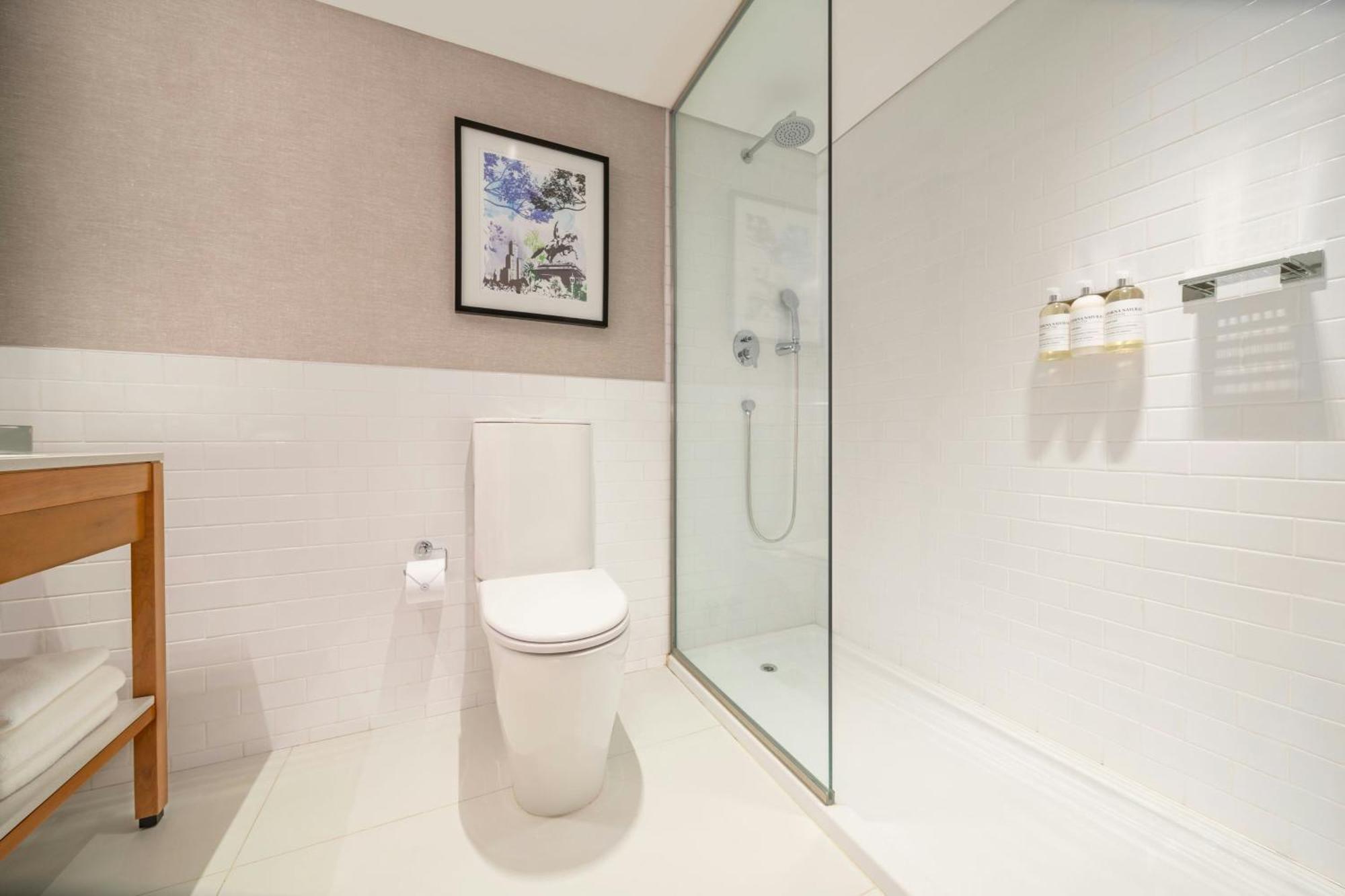 Superior Twin Room Pool Access