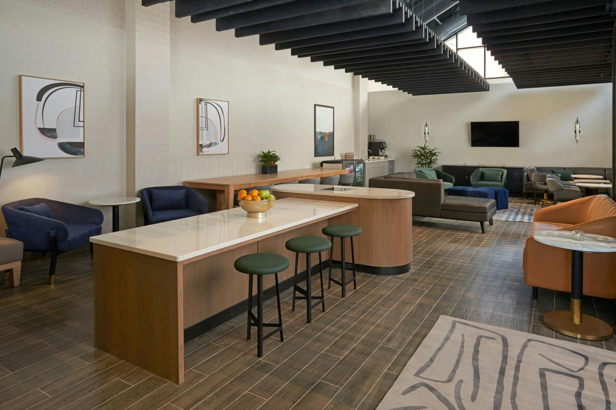 Corner Suite