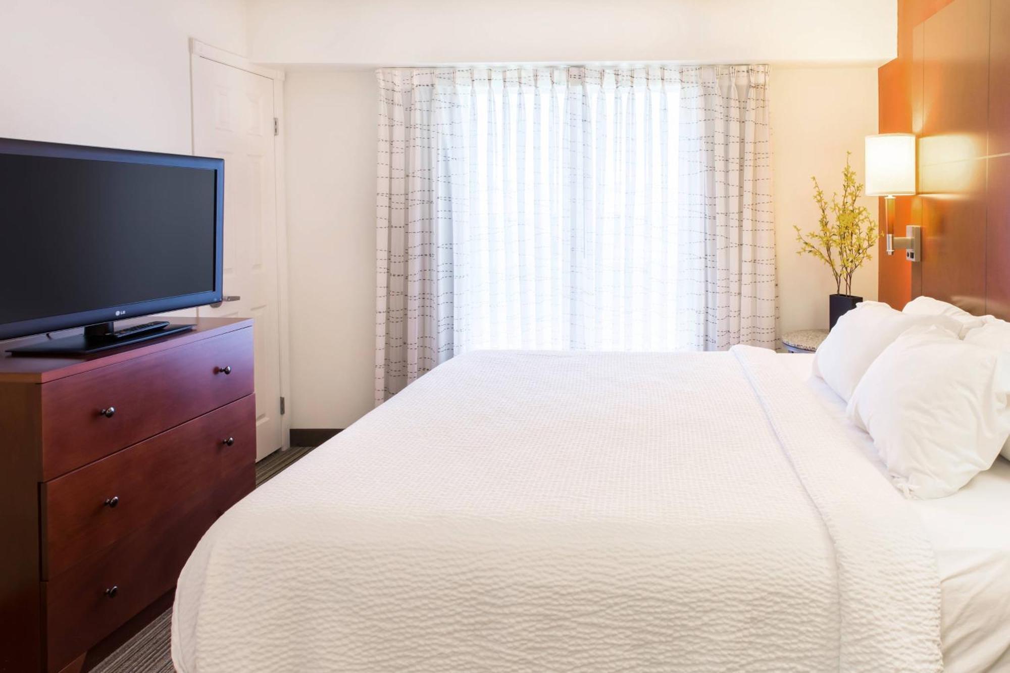 One-Bedroom King Suite
