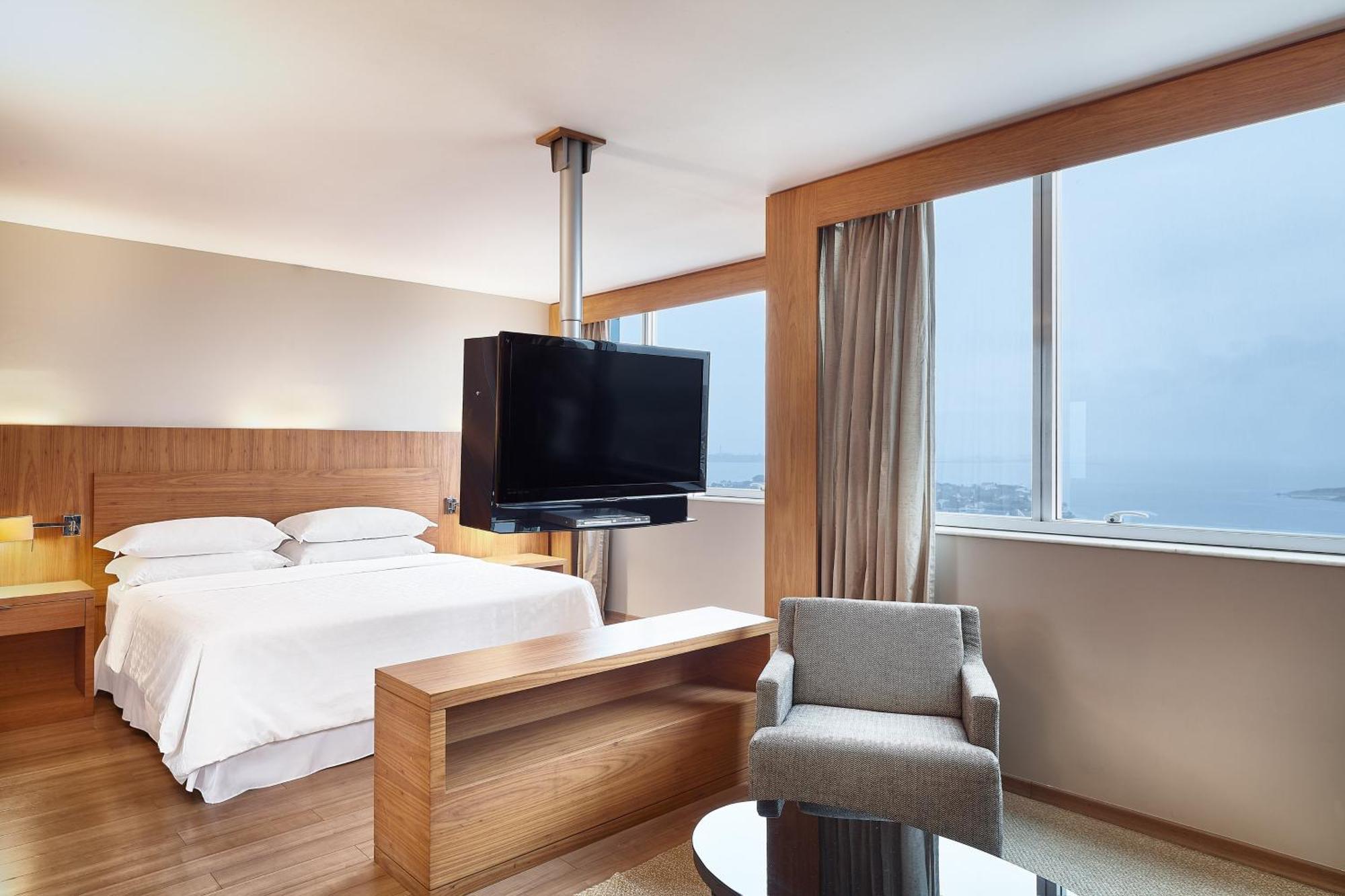 SUITE CLUB Club level 1 Bedroom Larger Suite 1 Double Bed,1634416216:JPEG