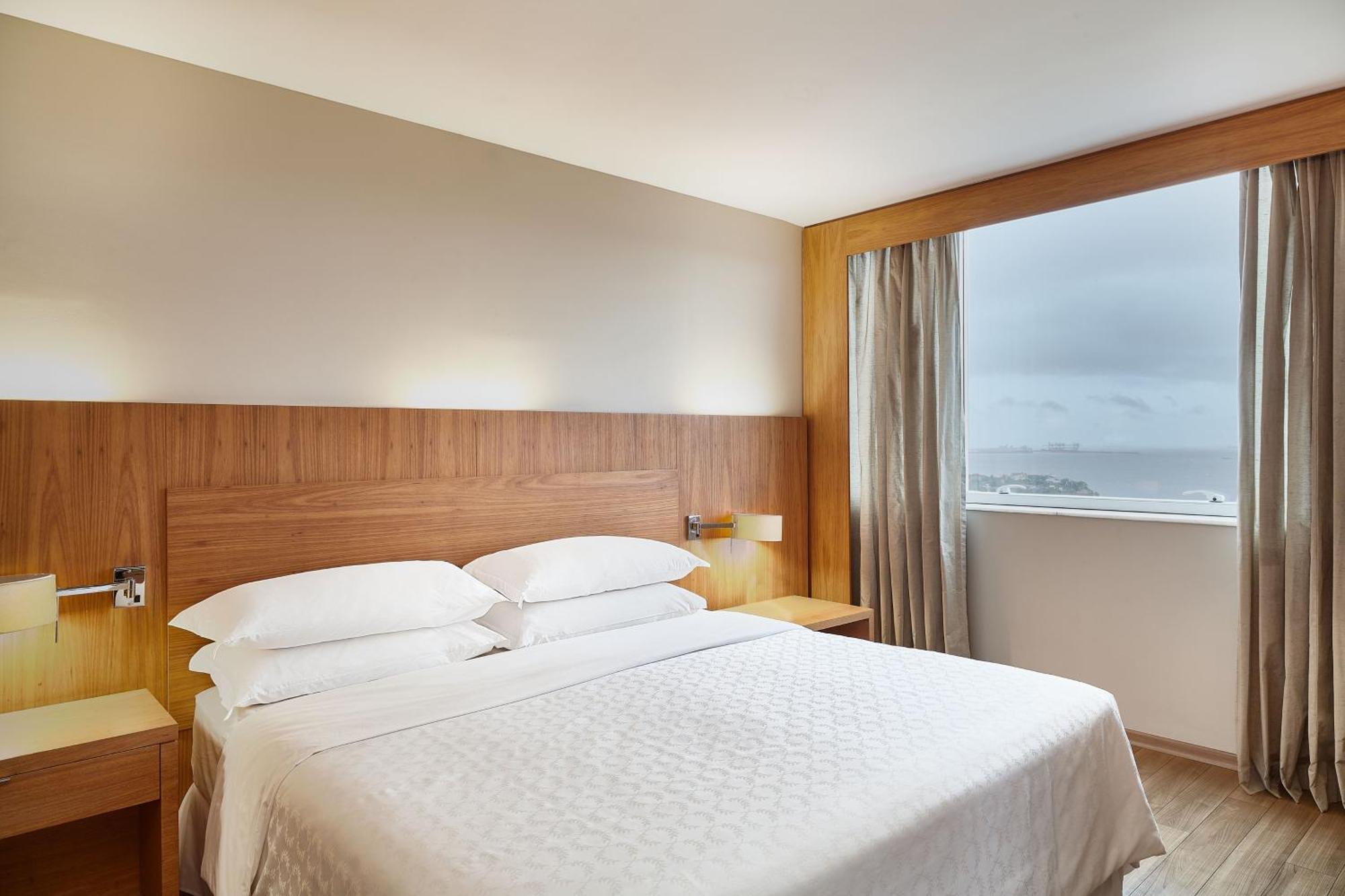 SUITE CLUB Club level 1 Bedroom Larger Suite 1 Double Bed